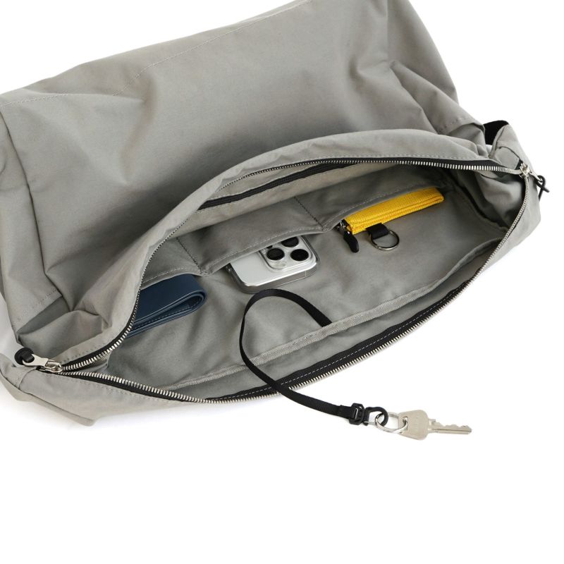 evergreen works STANDARD SUPPLY SIMPLICITY 2DAY SHOULDER 雙日斜背包