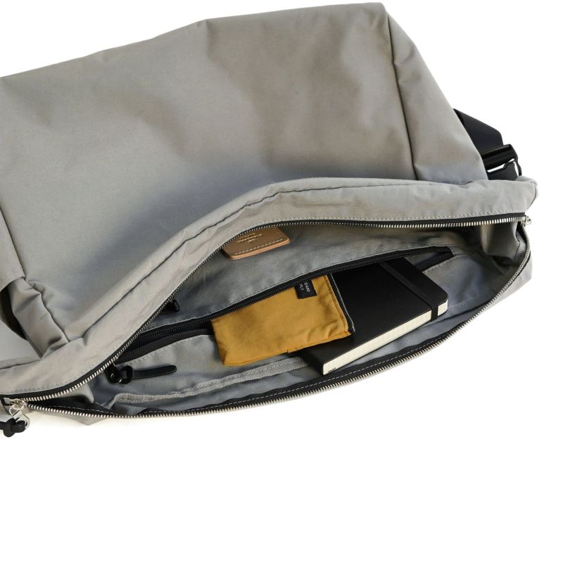 evergreen works STANDARD SUPPLY SIMPLICITY 2DAY SHOULDER 雙日斜背包