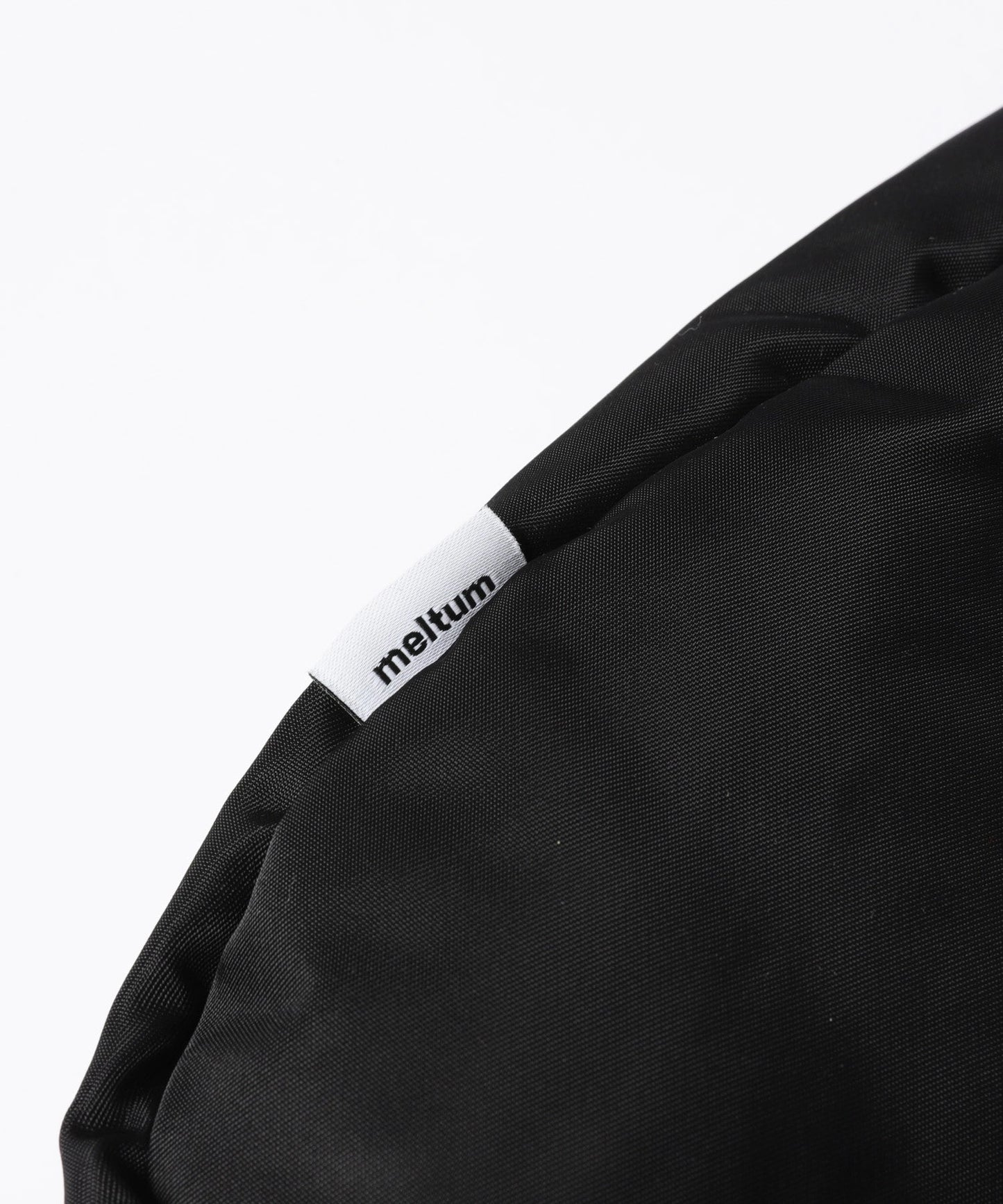 meltum SOFT SHELL MESSENGER BAG 軟殼斜背郵差包