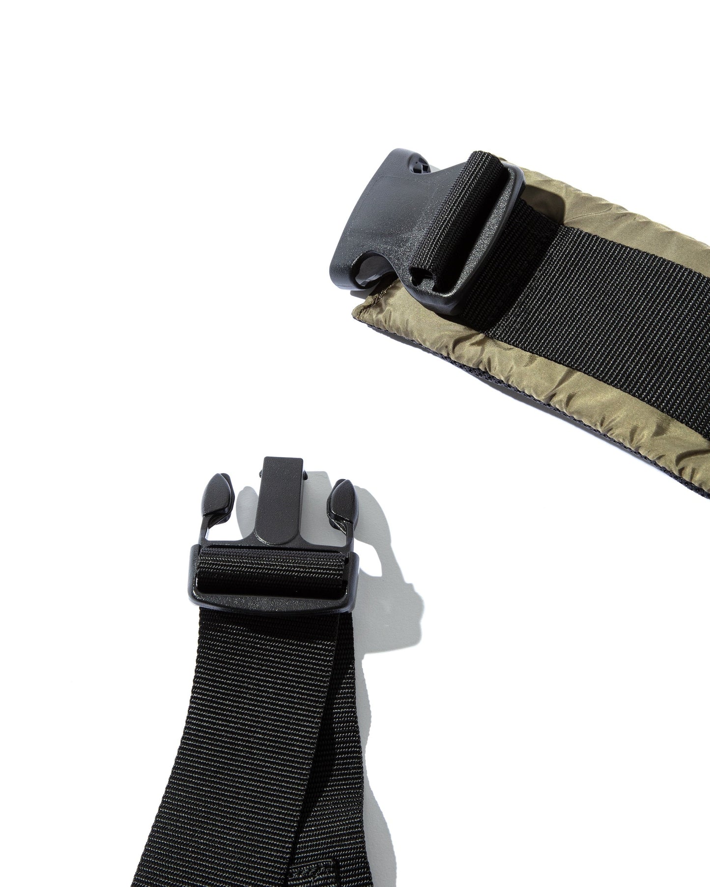 CLESSTE 加厚翻蓋休閒斜背包(橄欖綠)