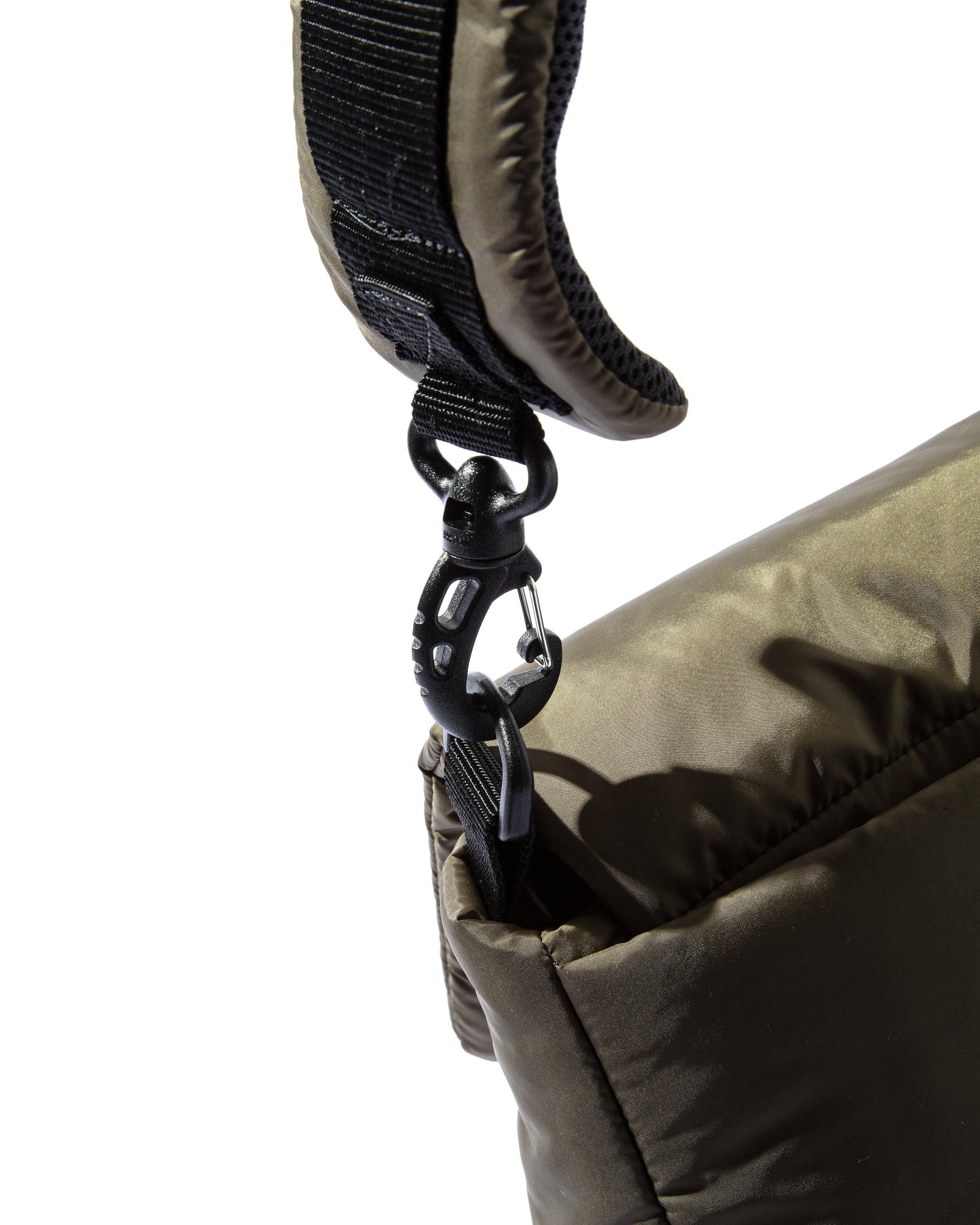 CLESSTE 加厚翻蓋休閒斜背包(橄欖綠)