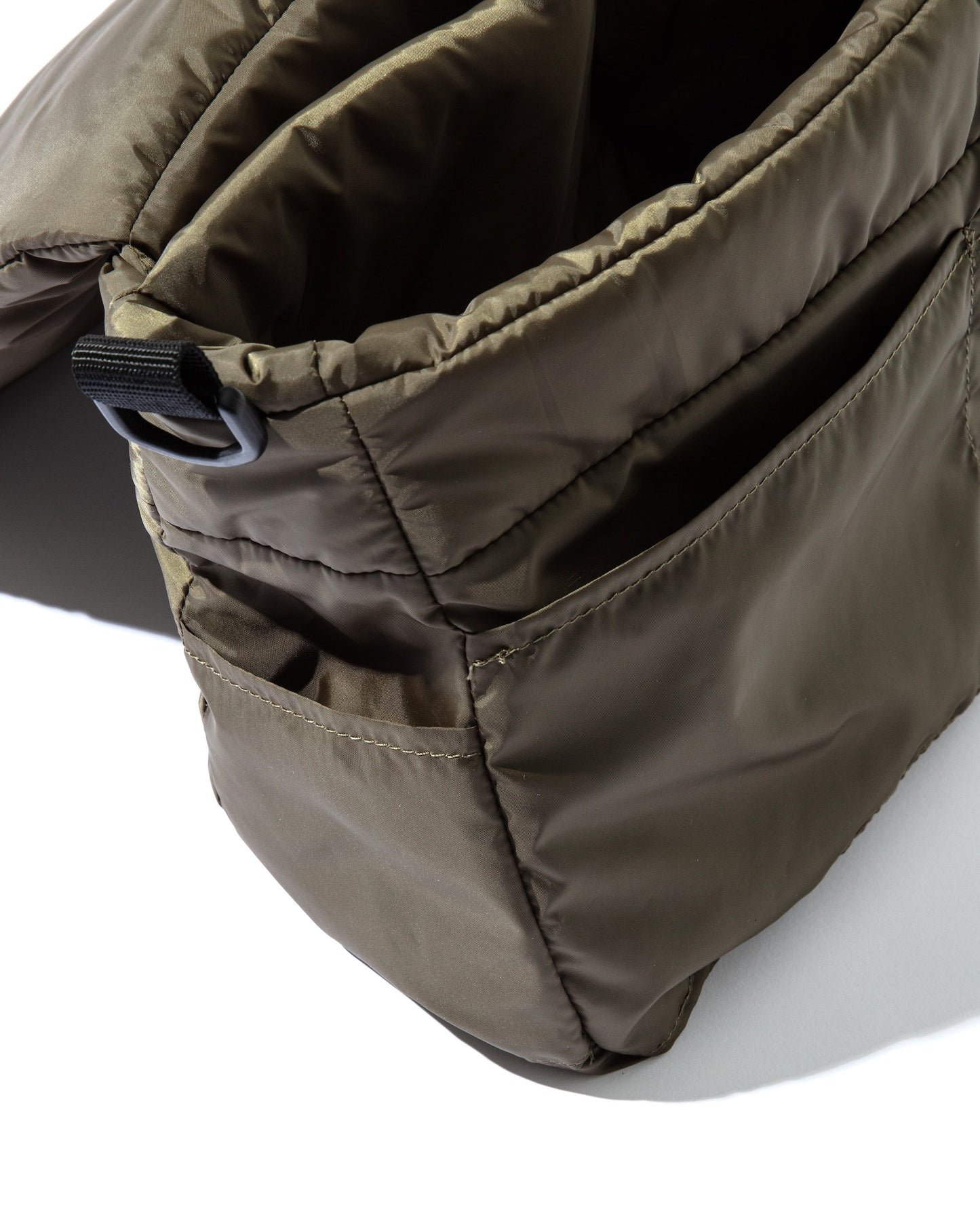 CLESSTE 加厚翻蓋休閒斜背包(橄欖綠)