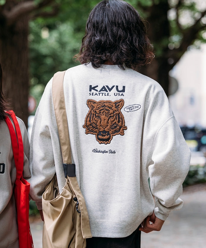 KAVU × FREAK'S STORE 聯名限定款 老虎刺繡圓領大學T