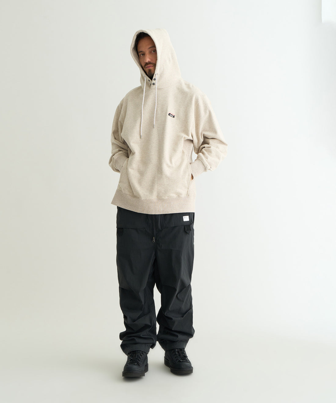 NANGA ECO HYBRID 迷你 Box Logo 刺繡連帽大學T