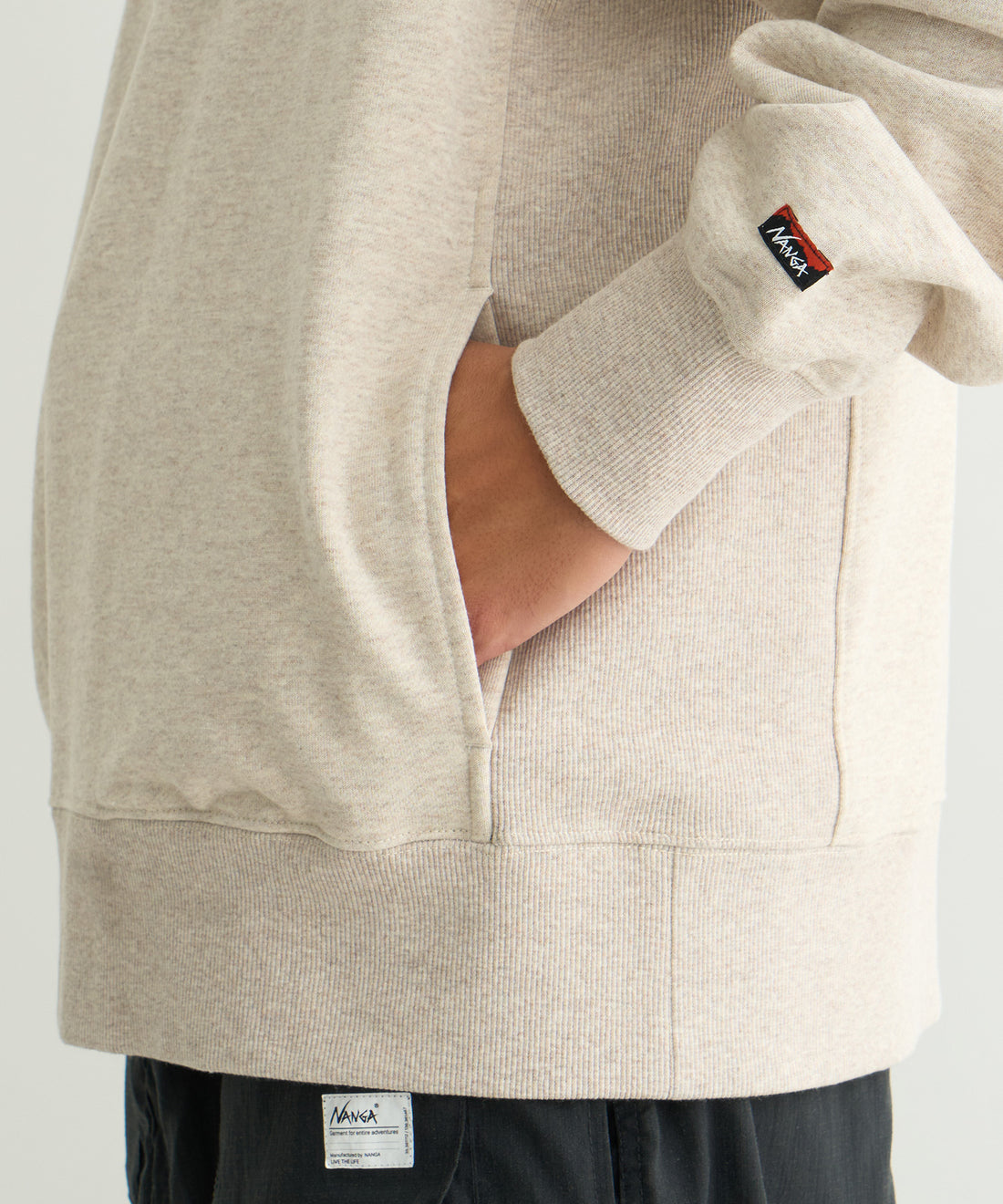 NANGA ECO HYBRID 迷你 Box Logo 刺繡連帽大學T