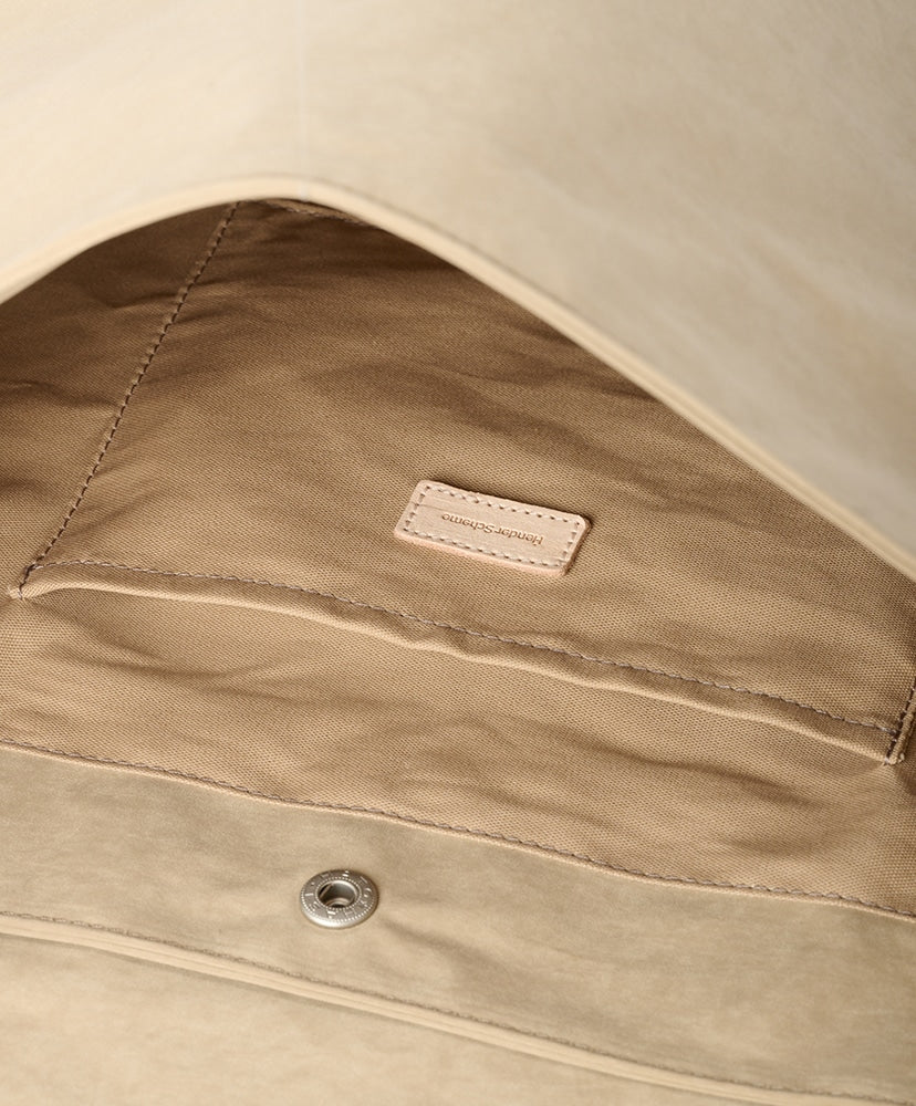 Hender Scheme Flap Shoulder Big 翻蓋斜背包-大