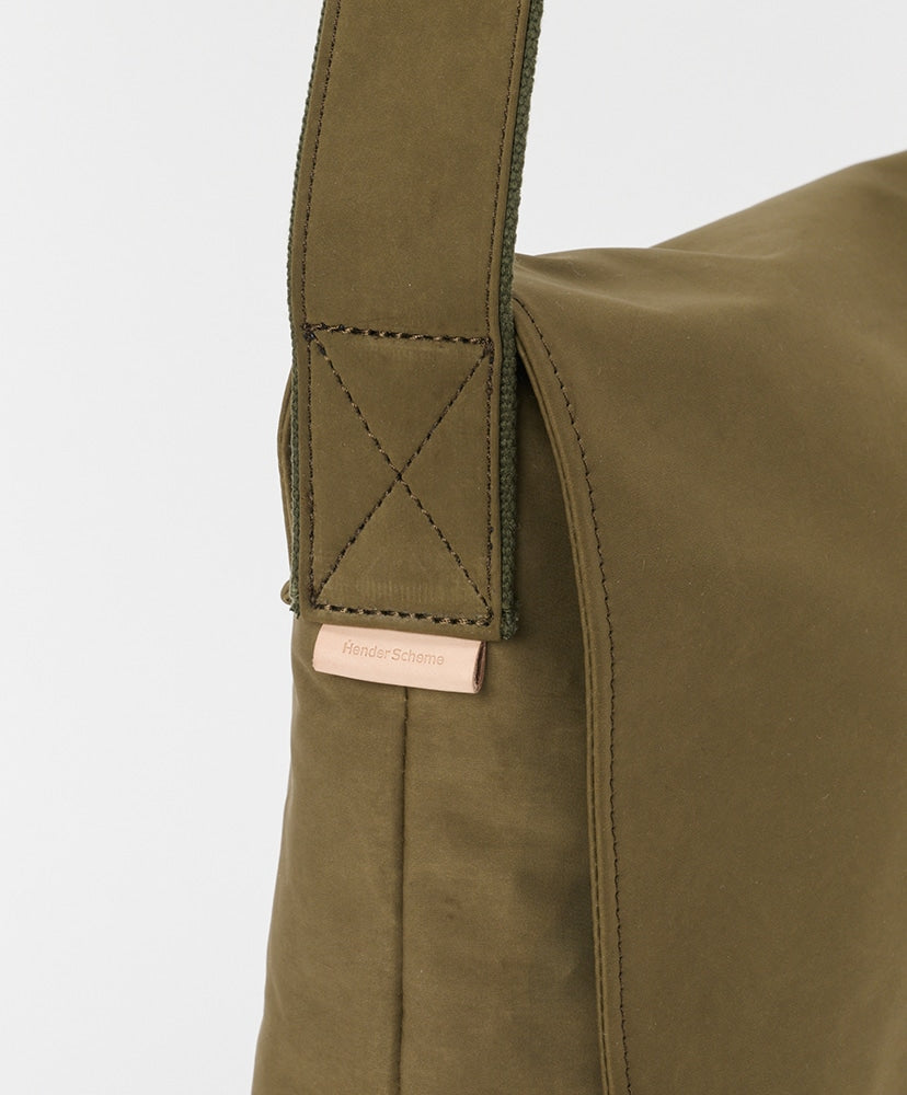 Hender Scheme Flap Shoulder Big 翻蓋斜背包-大