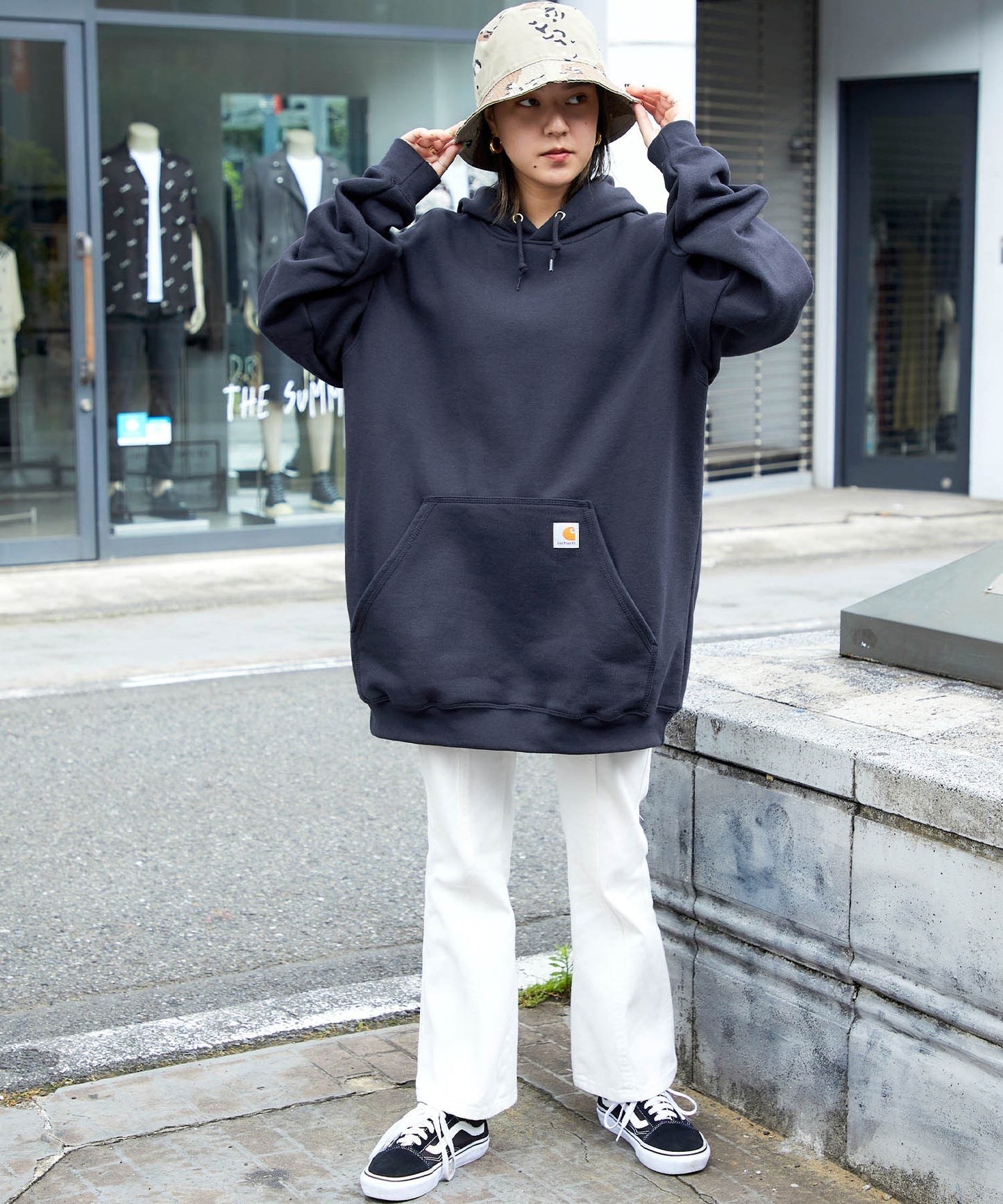 Carhartt 寬版連帽套頭大學T