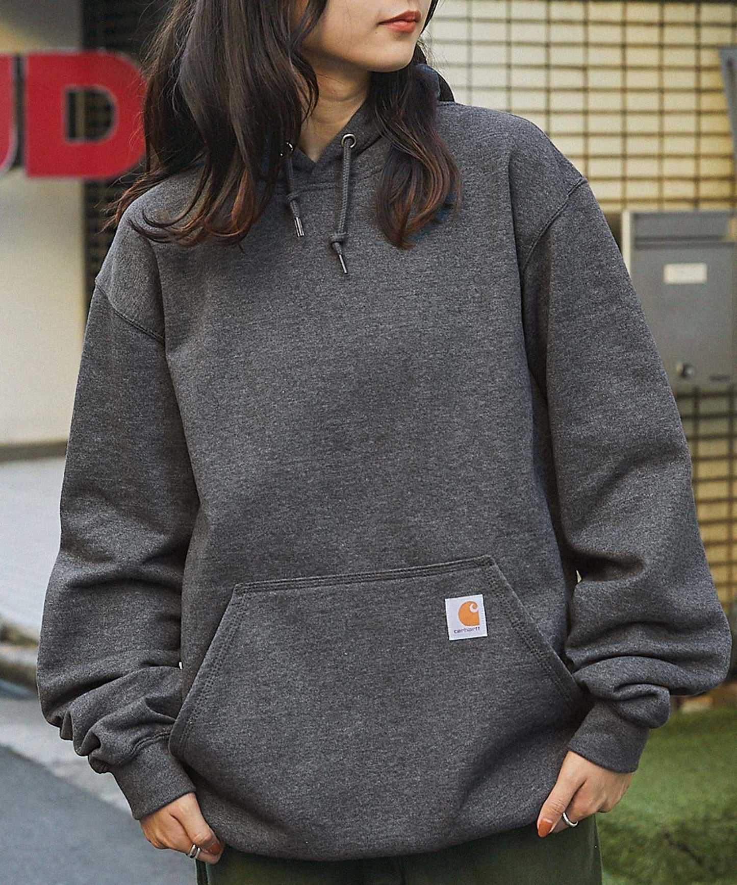 Carhartt 寬版連帽套頭大學T