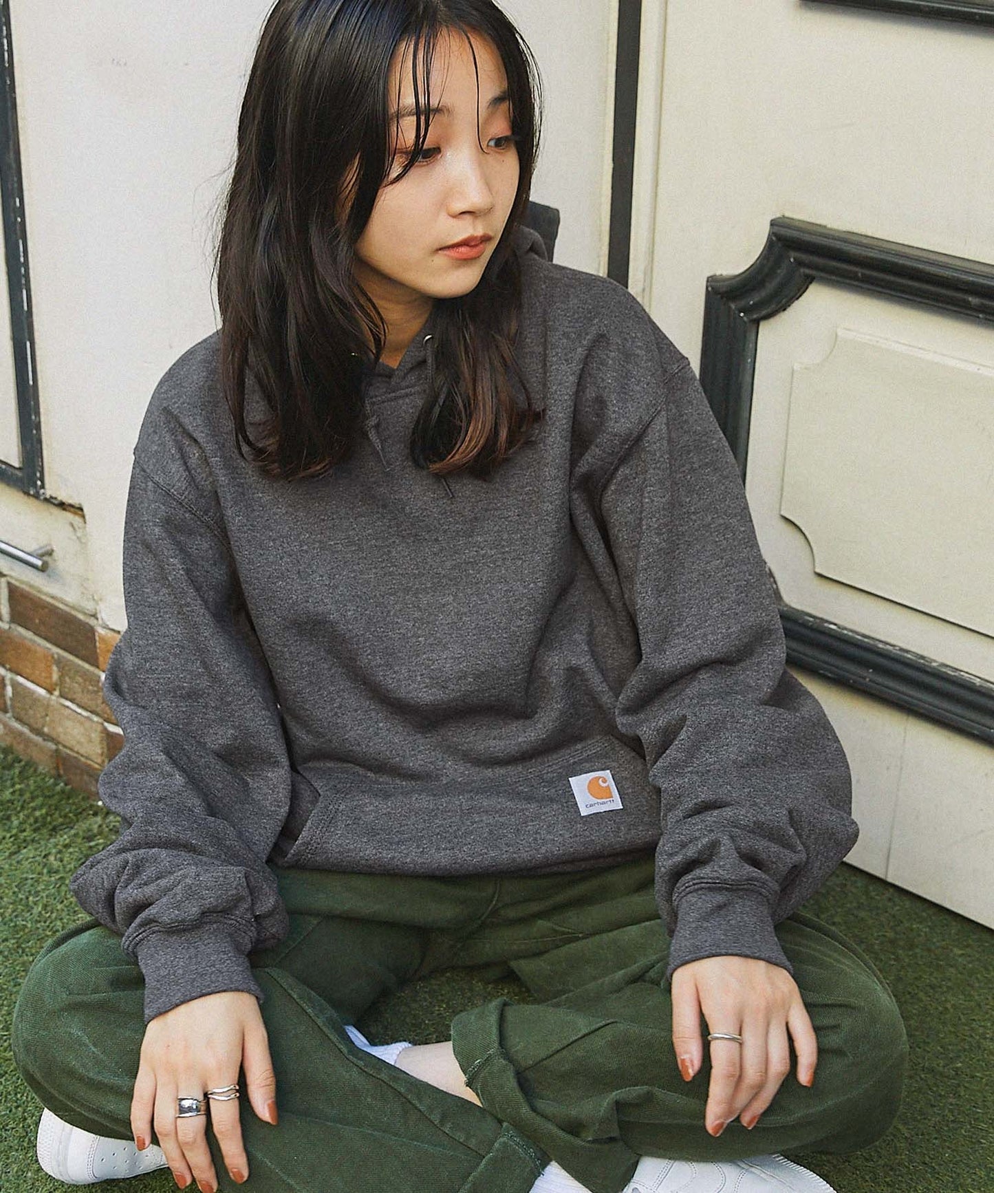 Carhartt 寬版連帽套頭大學T