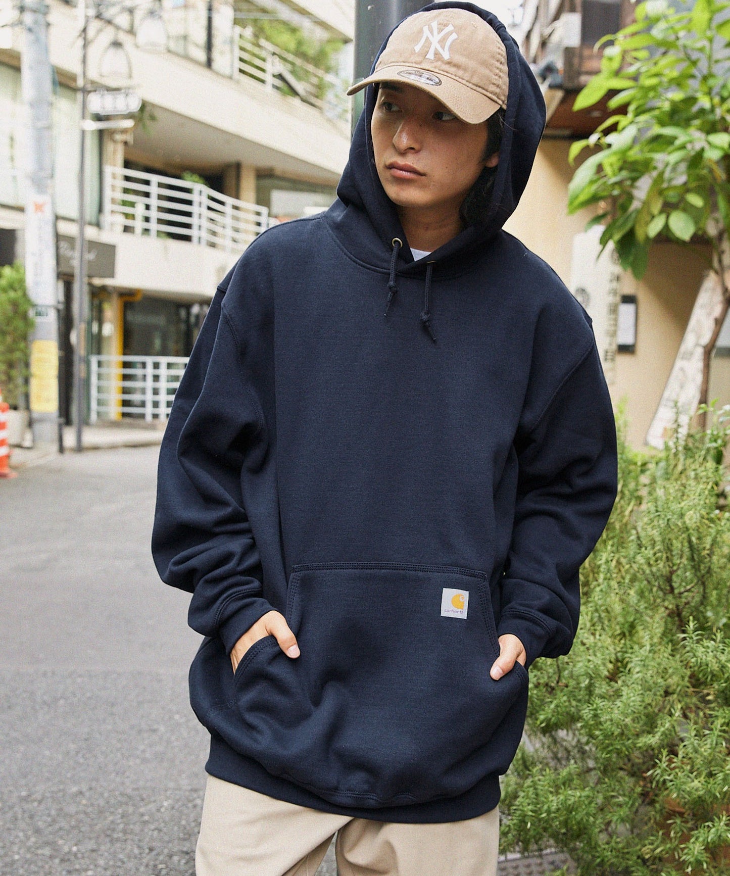 Carhartt 寬版連帽套頭大學T