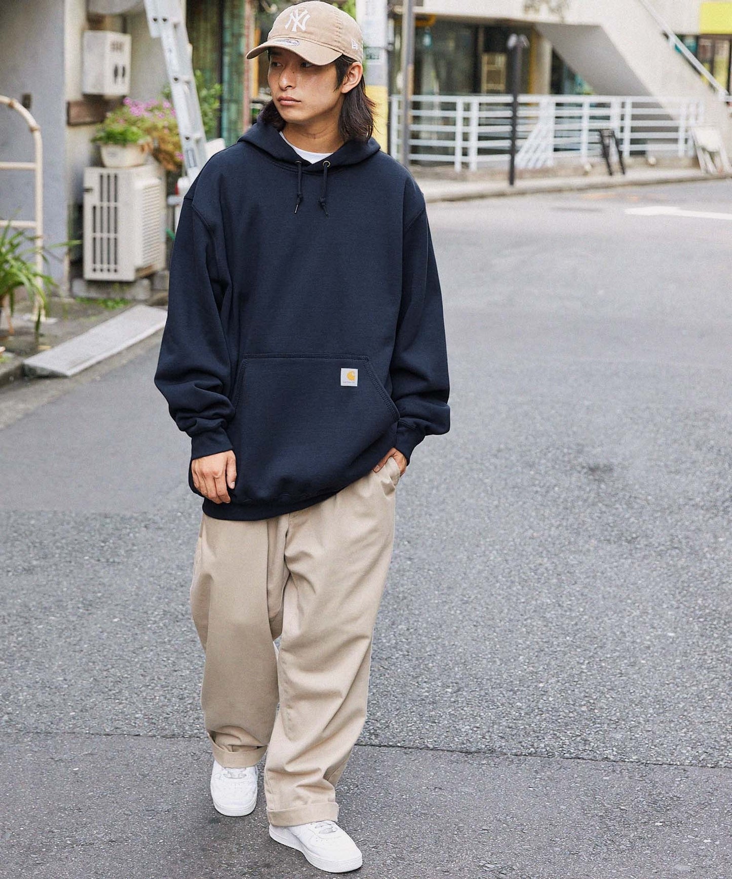 Carhartt 寬版連帽套頭大學T