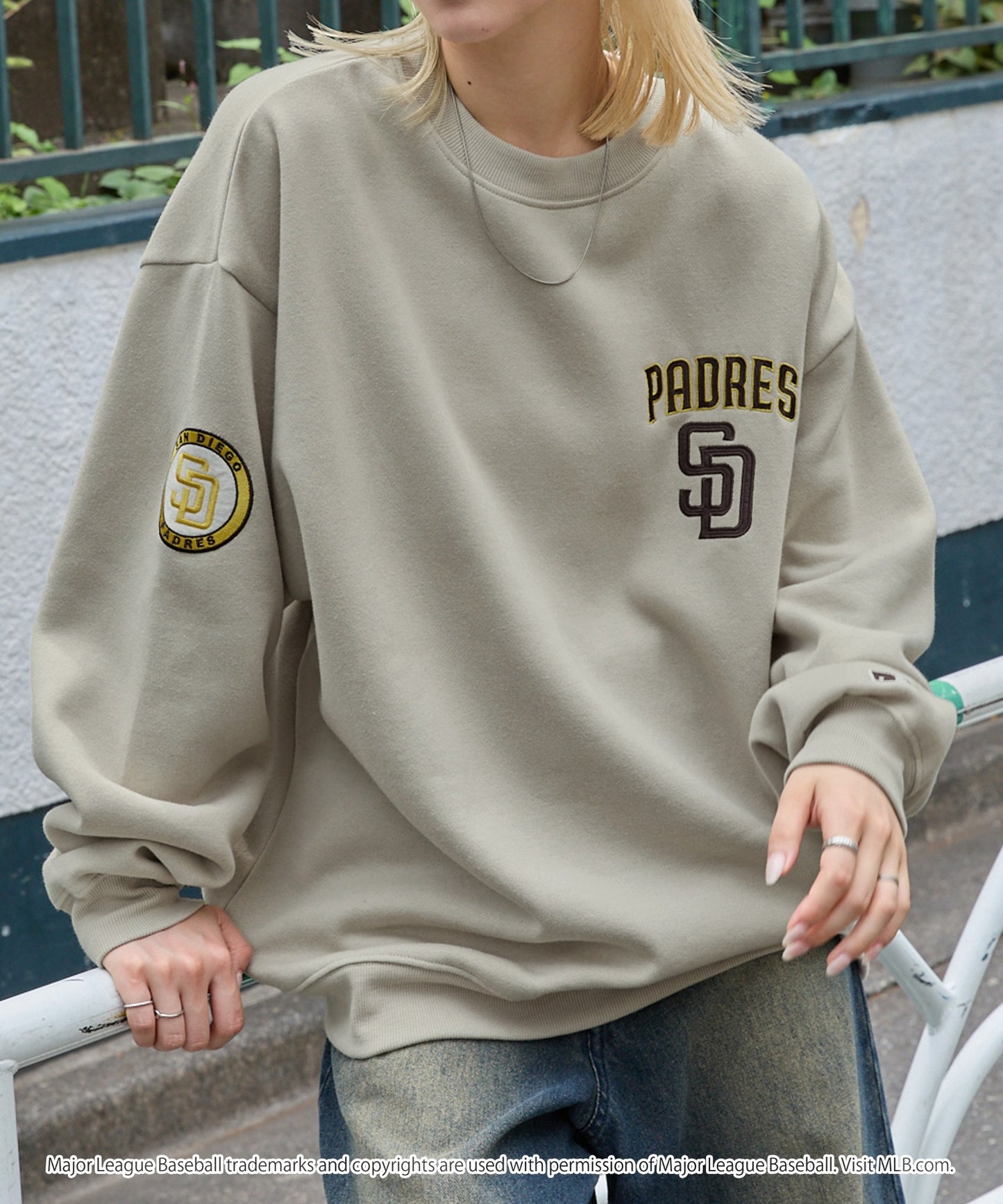 MLB 刺繡LOGO寬版加絨大學T