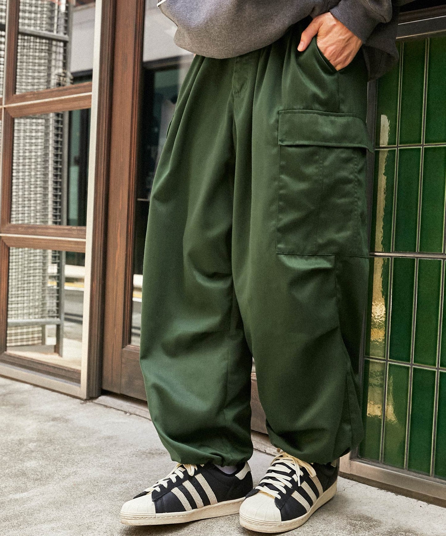 特價 MONO-MART 寬版錐形打褶軍風束口工裝褲