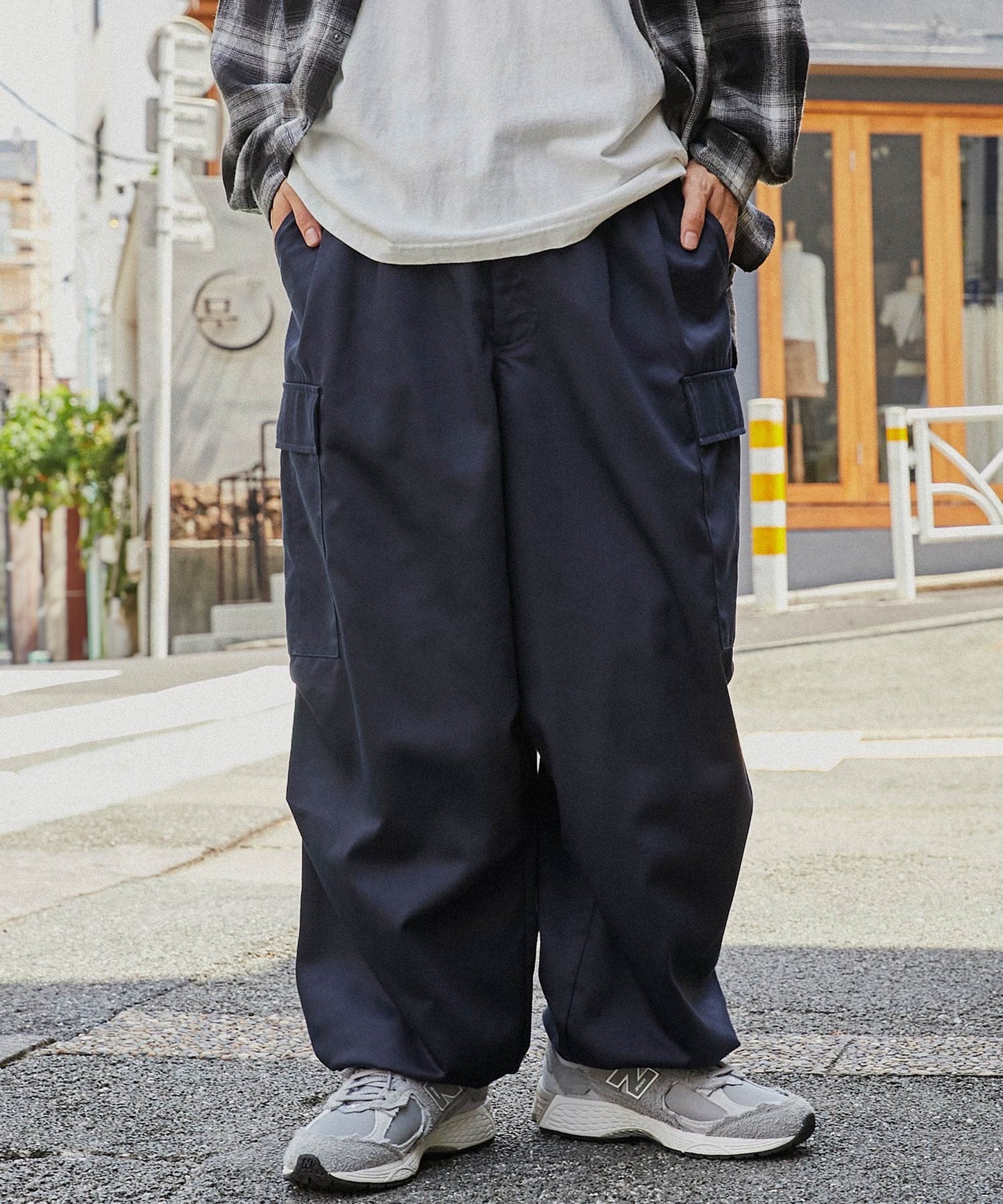特價 MONO-MART 寬版錐形打褶軍風束口工裝褲