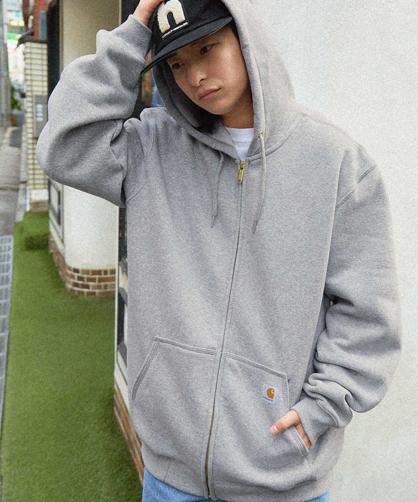 Carhartt 寬版內裡絨毛拉鍊連帽外套