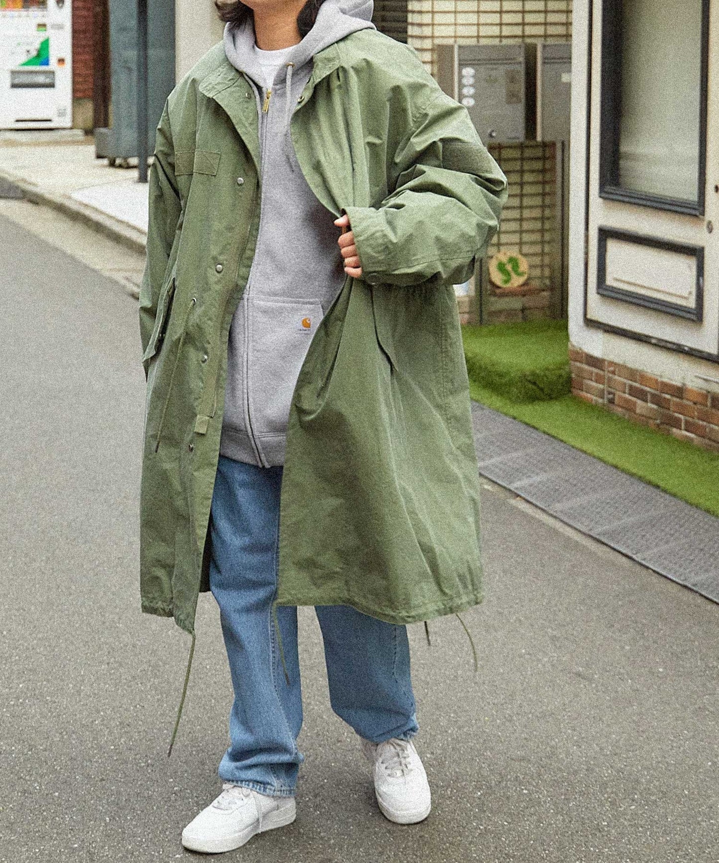 Carhartt 寬版內裡絨毛拉鍊連帽外套