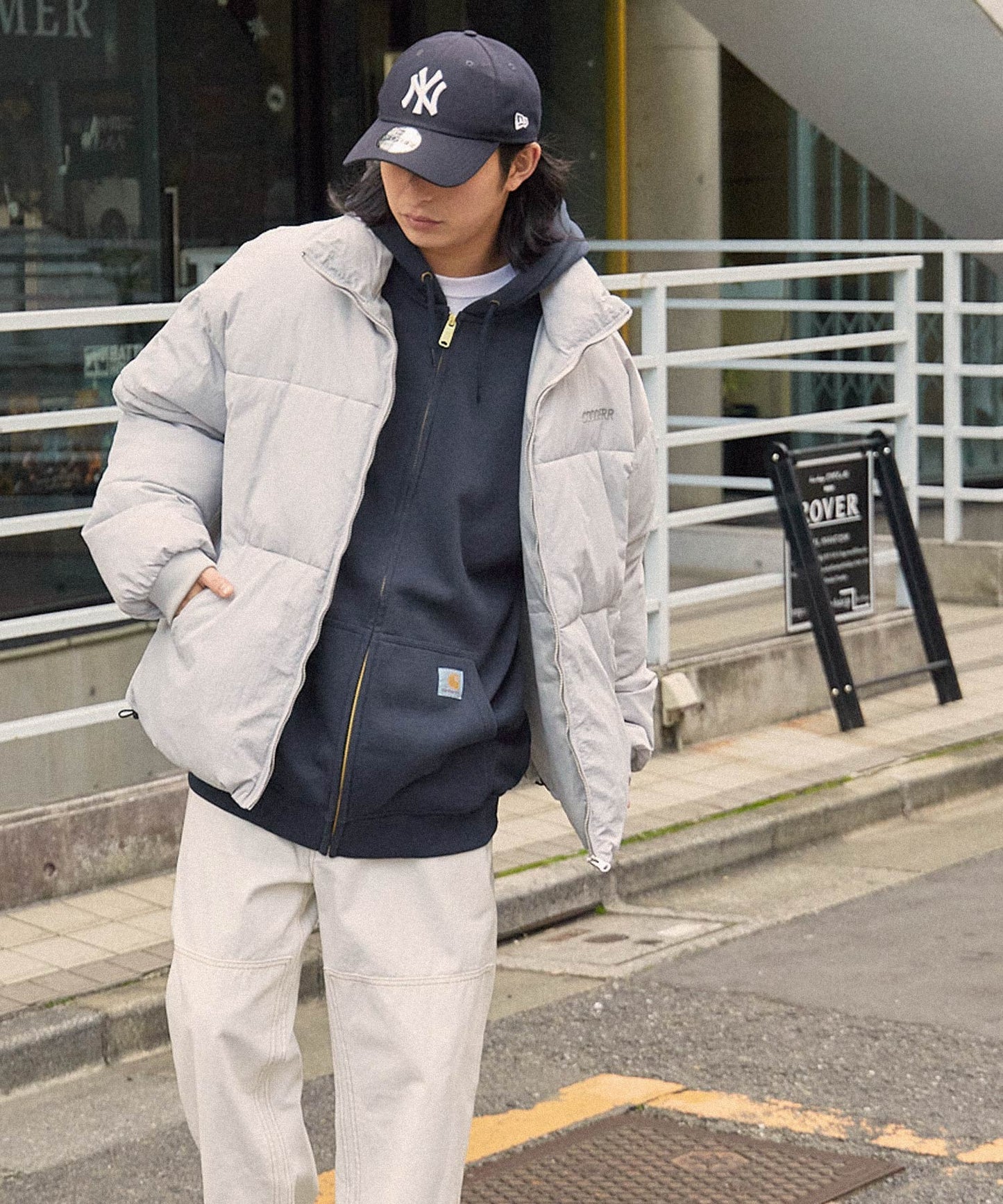 Carhartt 寬版內裡絨毛拉鍊連帽外套