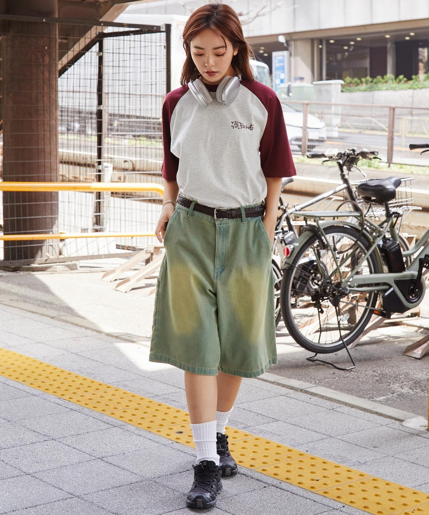 retock's 刺繡LOGO寬版牛仔工裝五分褲