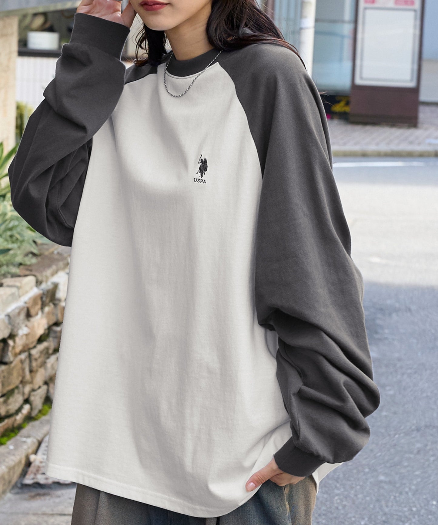 U.S. POLO ASSN. 限定款 刺繡LOGO拼色插肩寬版長袖T恤上衣