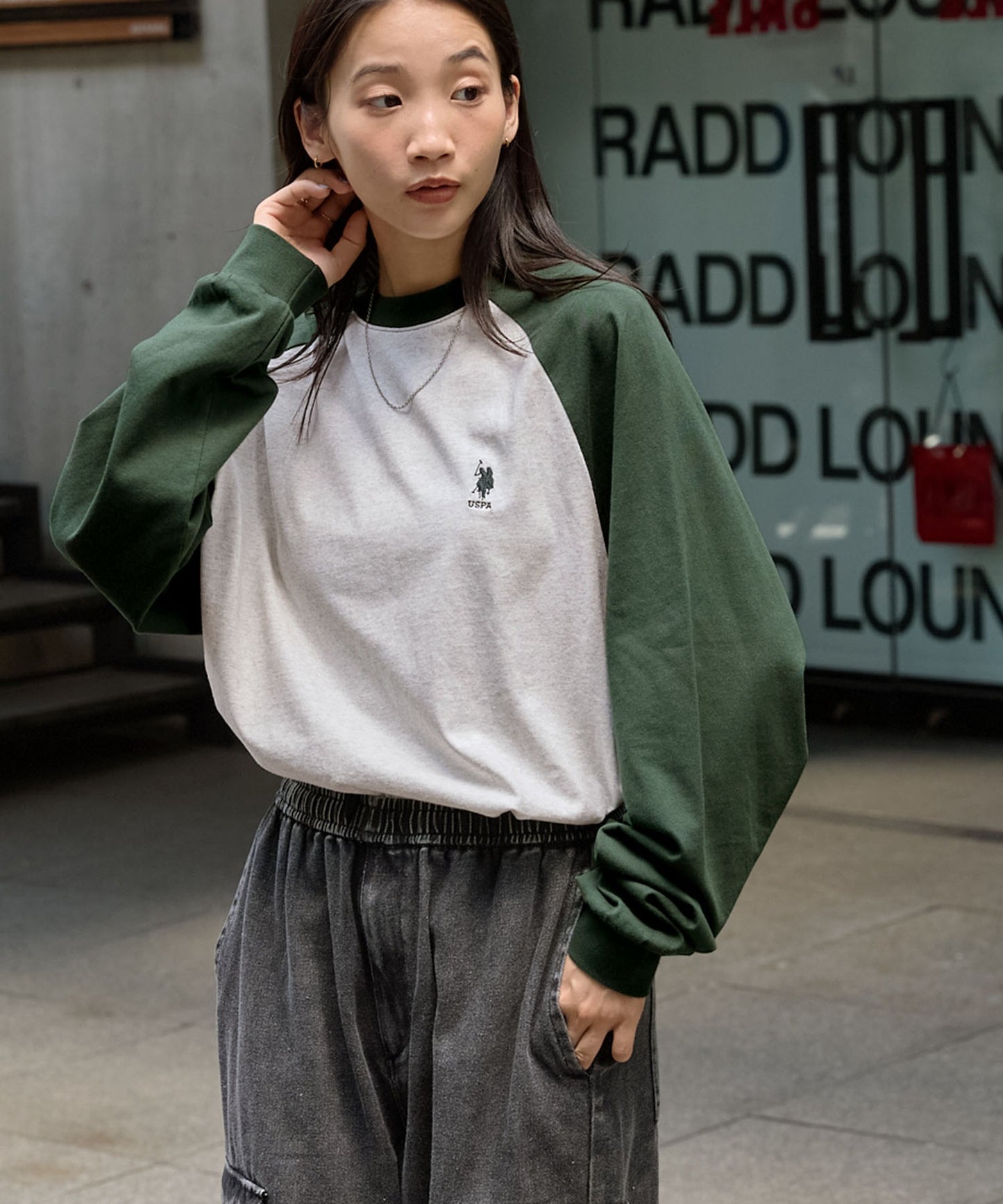 U.S. POLO ASSN. 限定款 刺繡LOGO拼色插肩寬版長袖T恤上衣