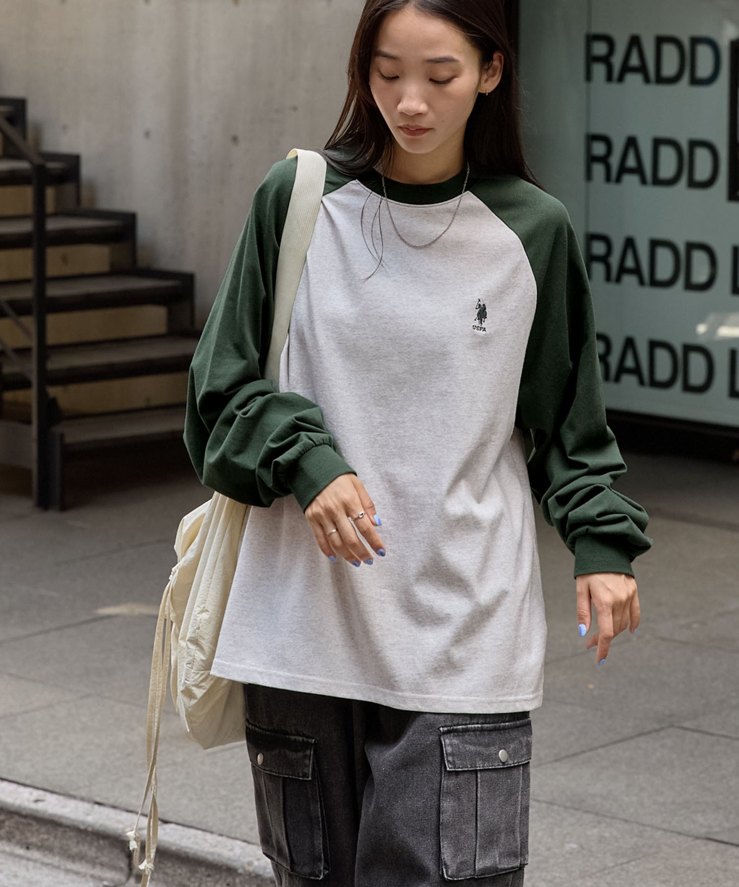 U.S. POLO ASSN. 限定款 刺繡LOGO拼色插肩寬版長袖T恤上衣