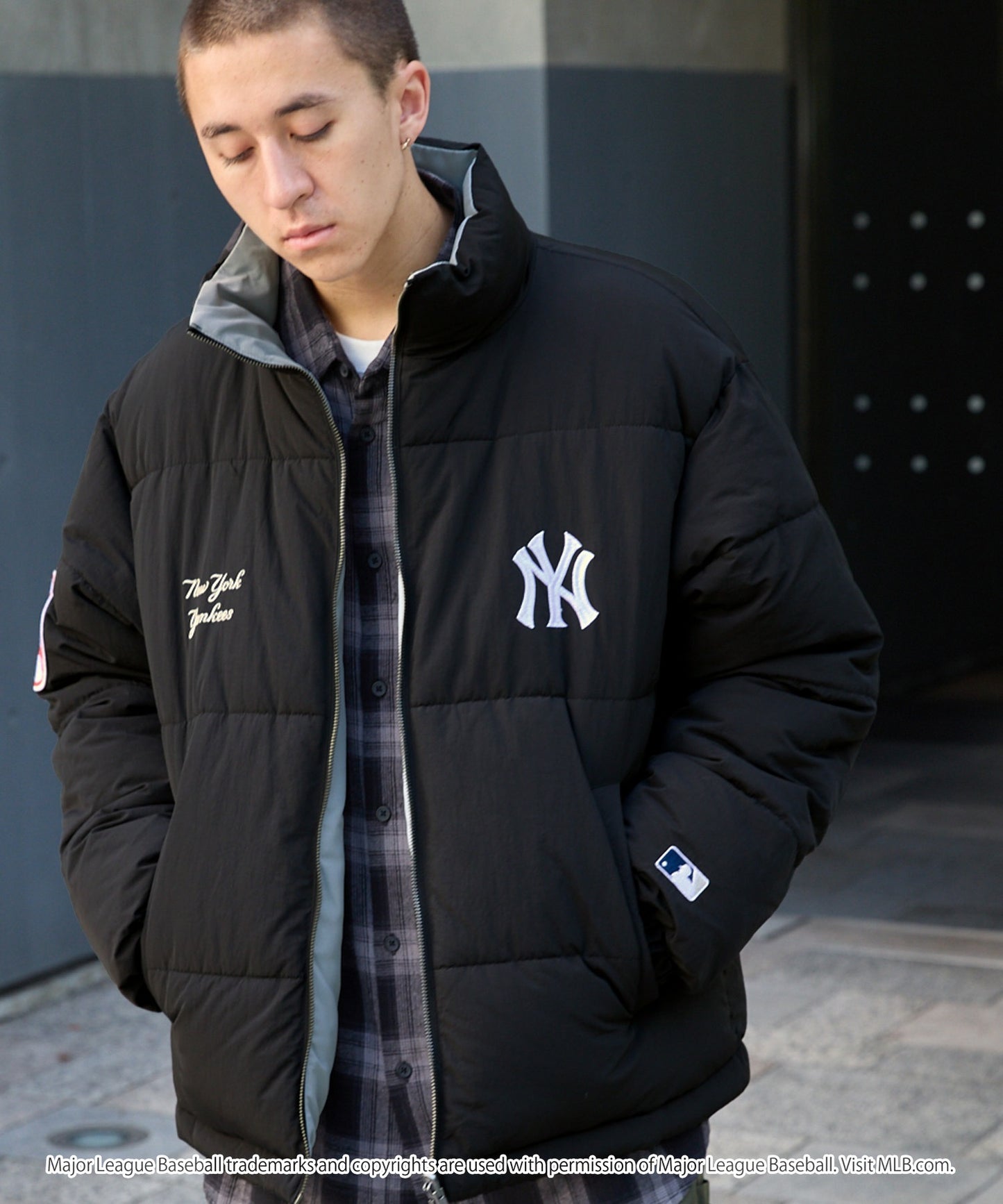 MLB限定LOGO刺繡2WAY可雙面穿寬版立領羽絨外套