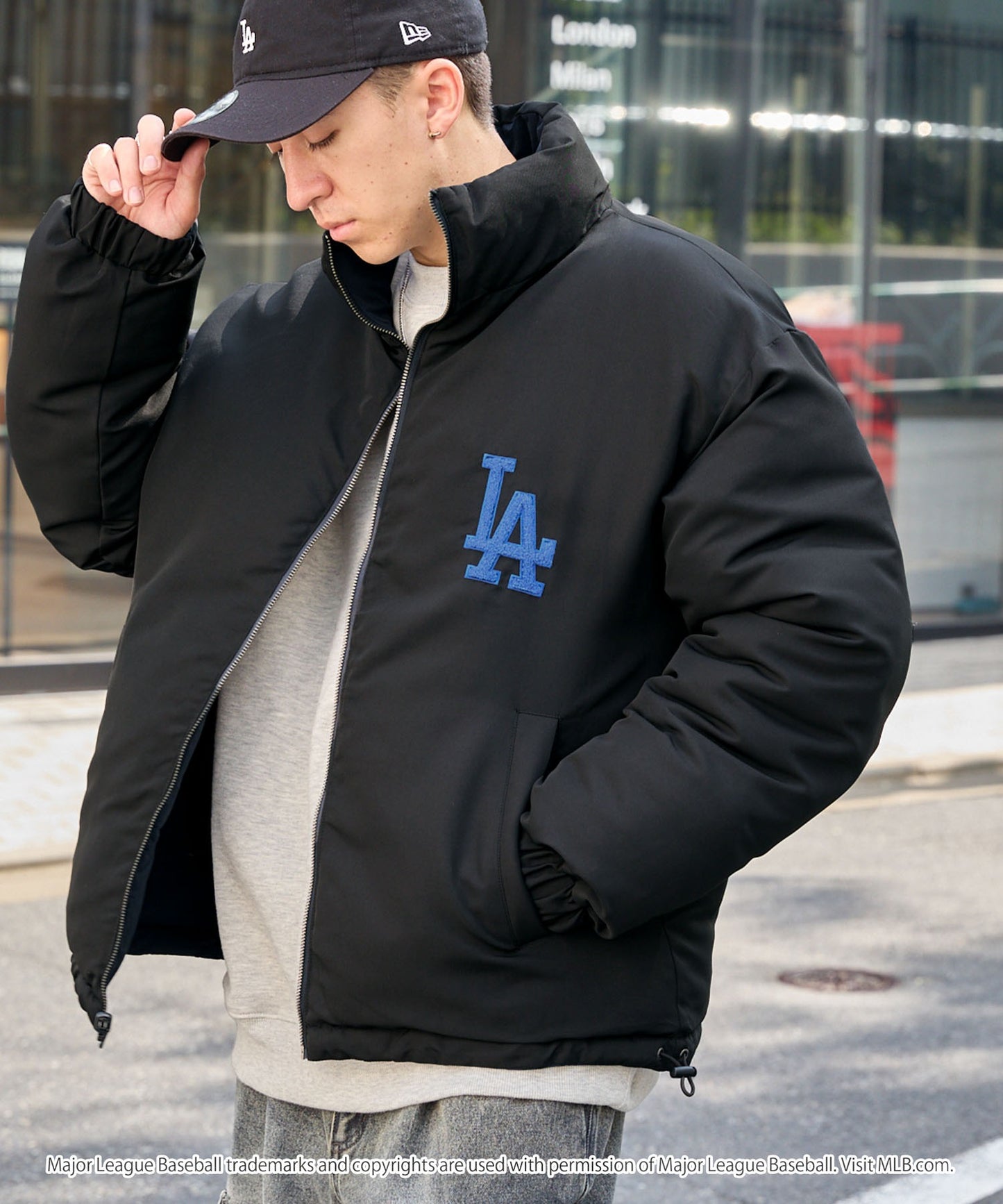 MLB限定LOGO刺繡2WAY可雙面穿寬版立領羽絨外套