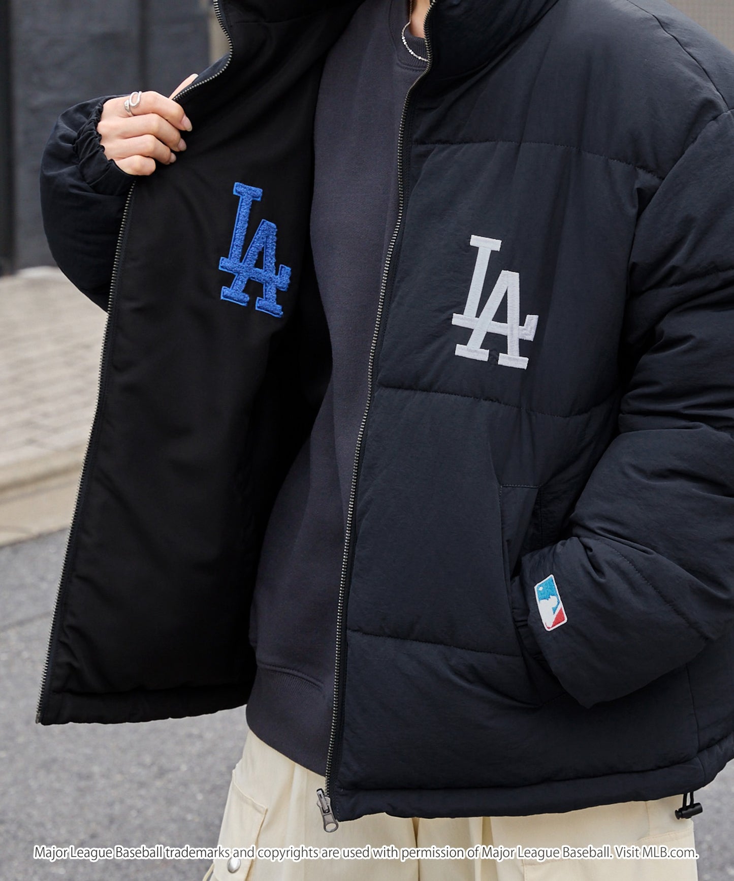 MLB限定LOGO刺繡2WAY可雙面穿寬版立領羽絨外套