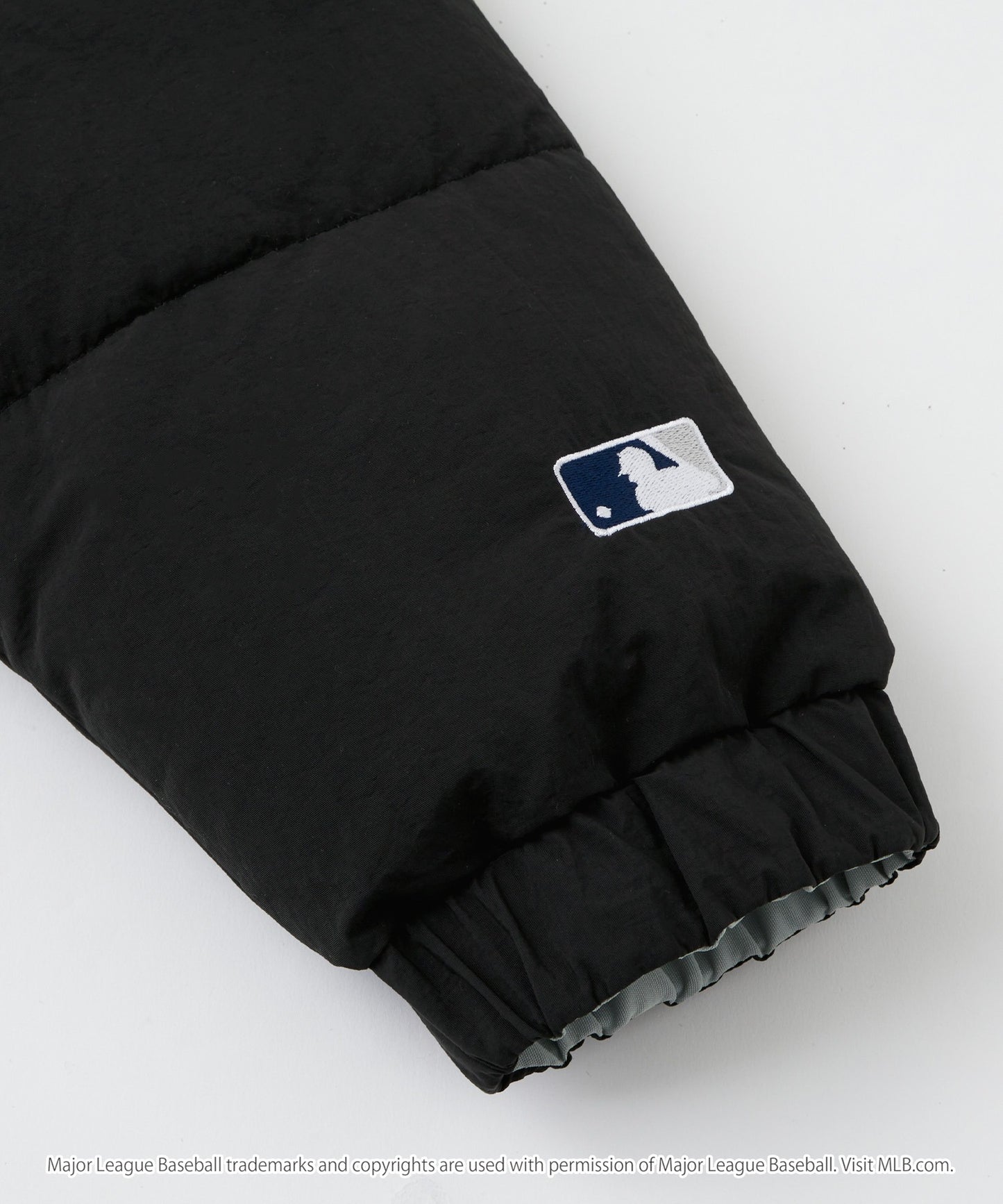 MLB限定LOGO刺繡2WAY可雙面穿寬版立領羽絨外套