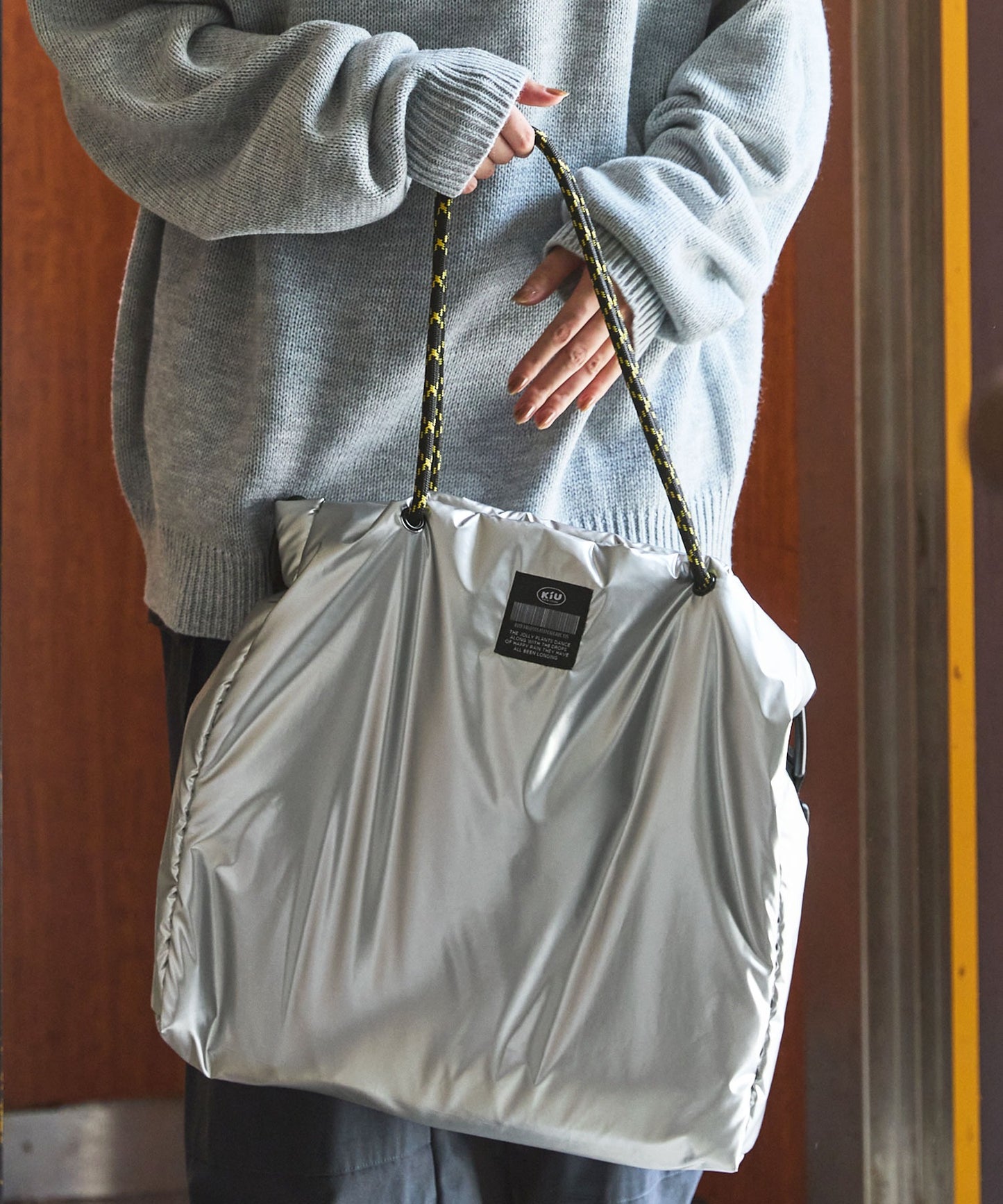 THE CRAFT CREW PRODUCTS × KiU 限定 2WAY 防潑水肩背托特包