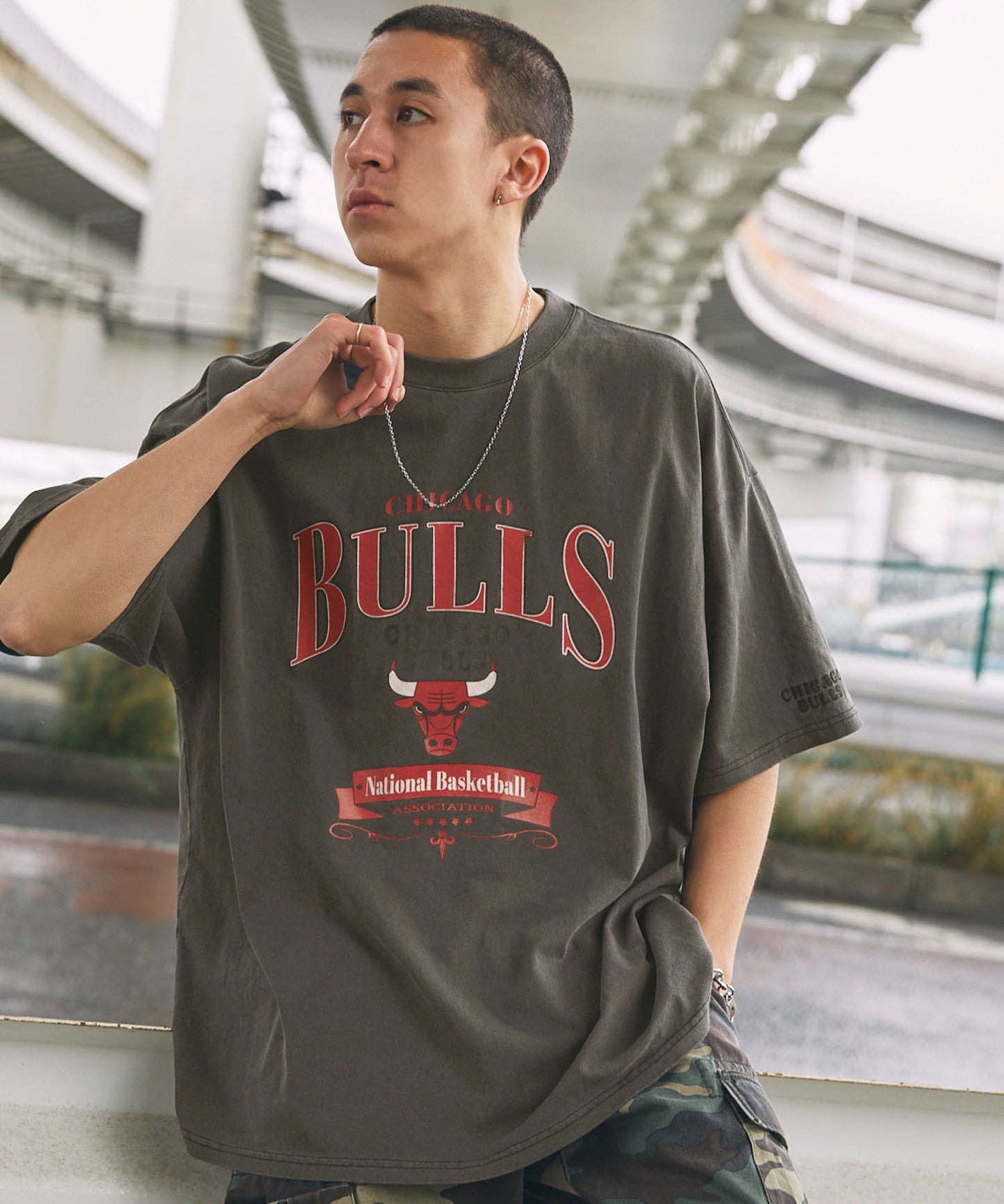 MONO-MART x NBA 限定 芝加哥公牛標誌刺繡圖案短袖T恤