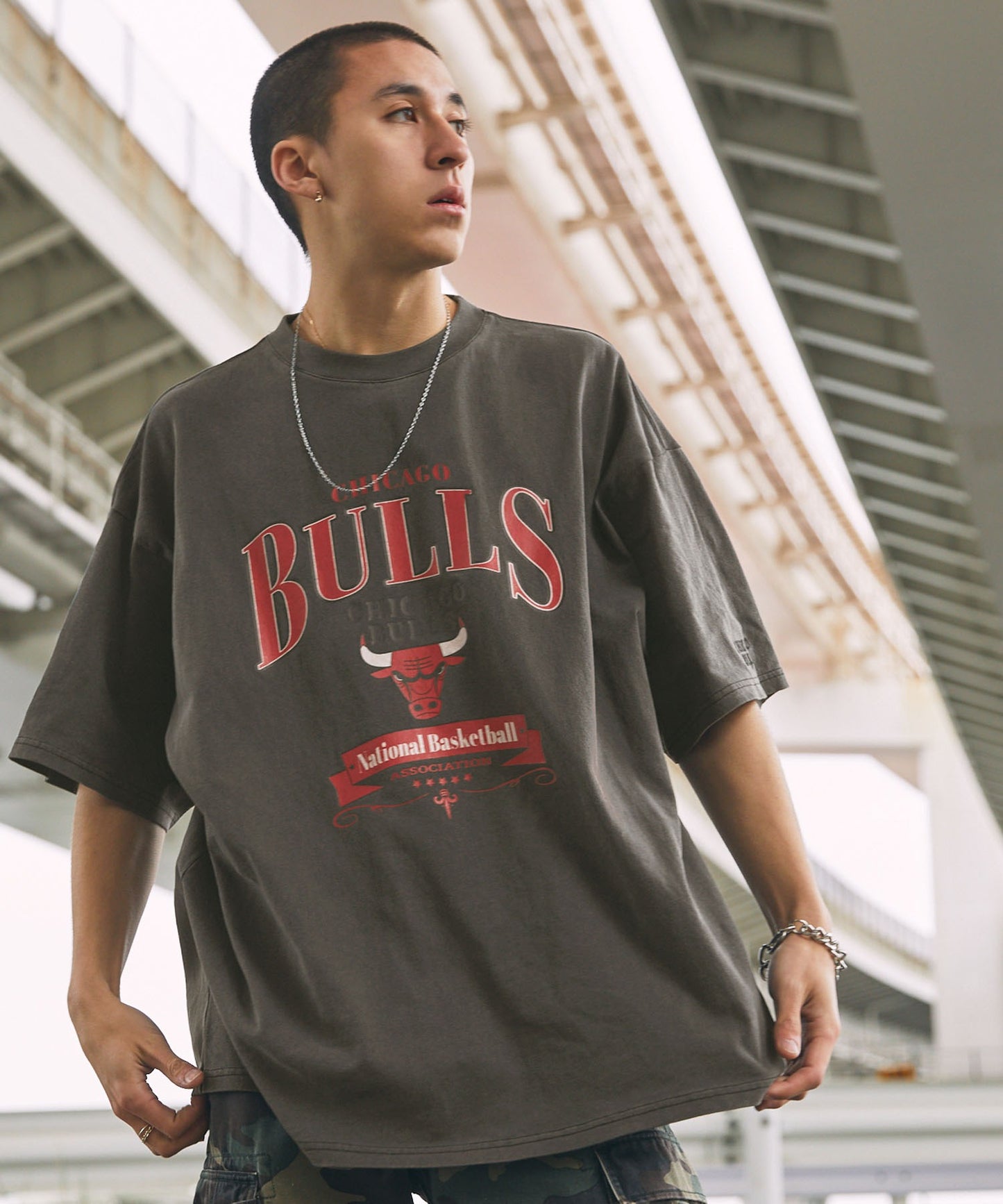 MONO-MART x NBA 限定 芝加哥公牛標誌刺繡圖案短袖T恤
