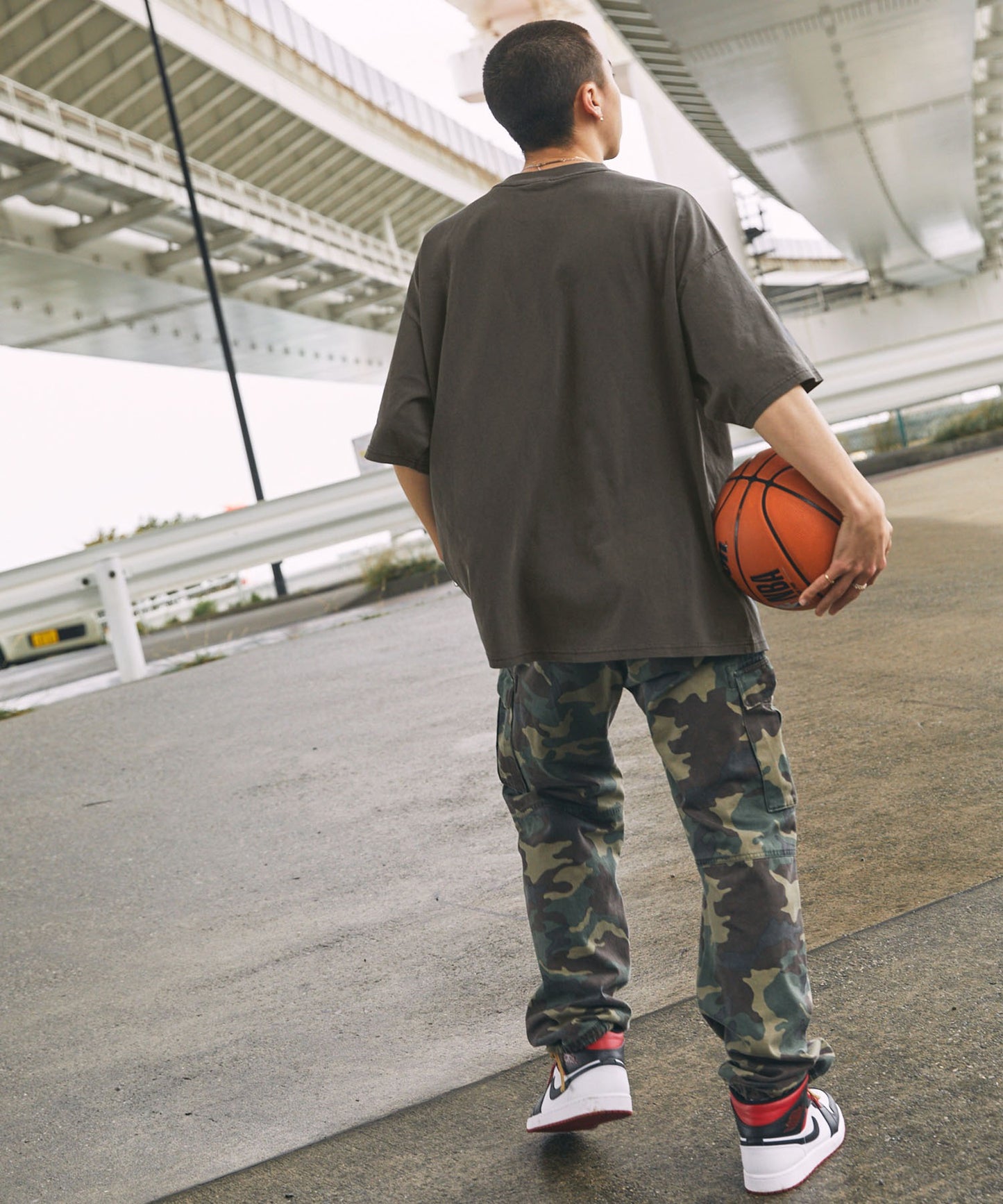 MONO-MART x NBA 限定 芝加哥公牛標誌刺繡圖案短袖T恤