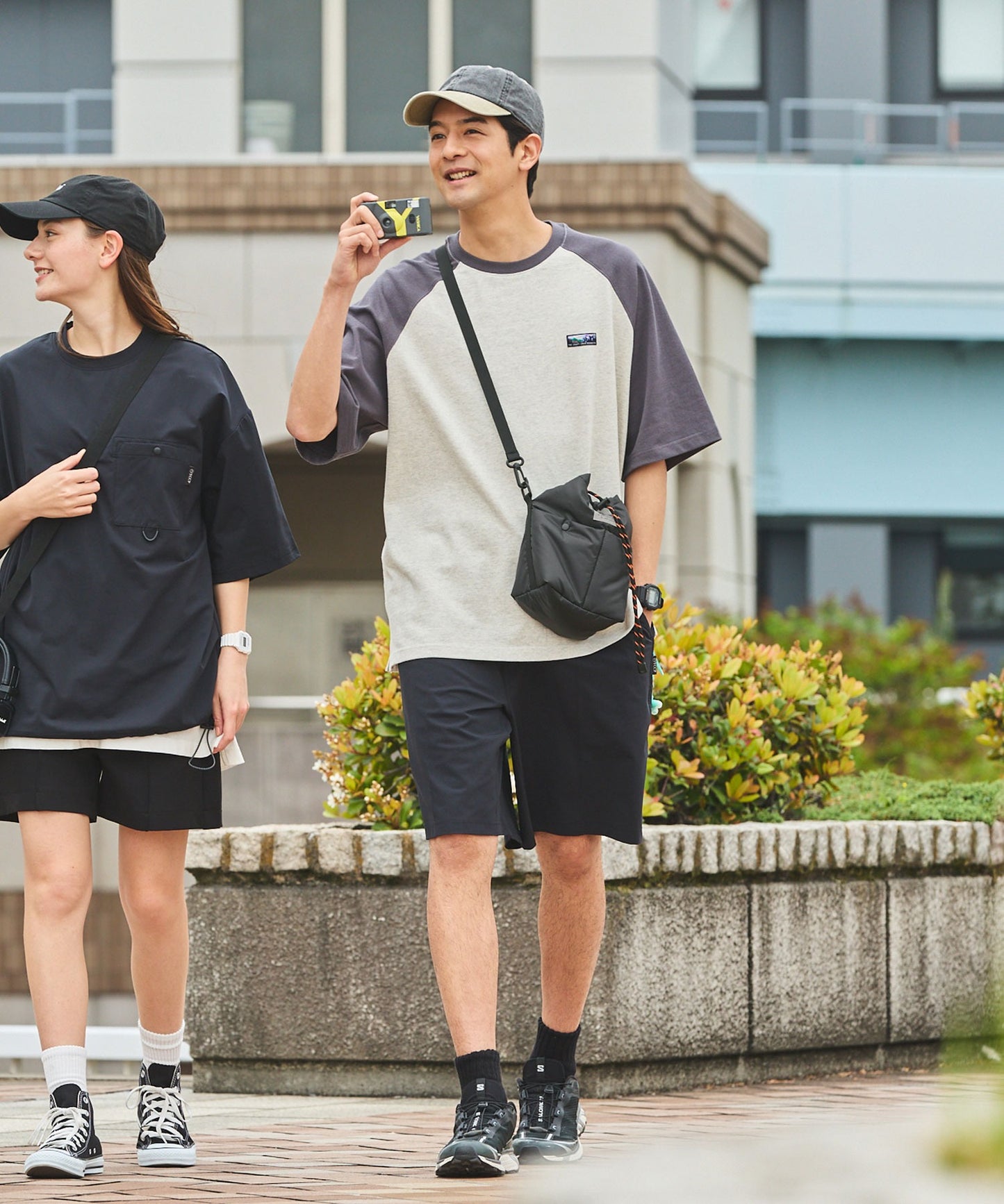 KiU 2WAY water repellent mini shoulder bag 防水抽繩斜背小包