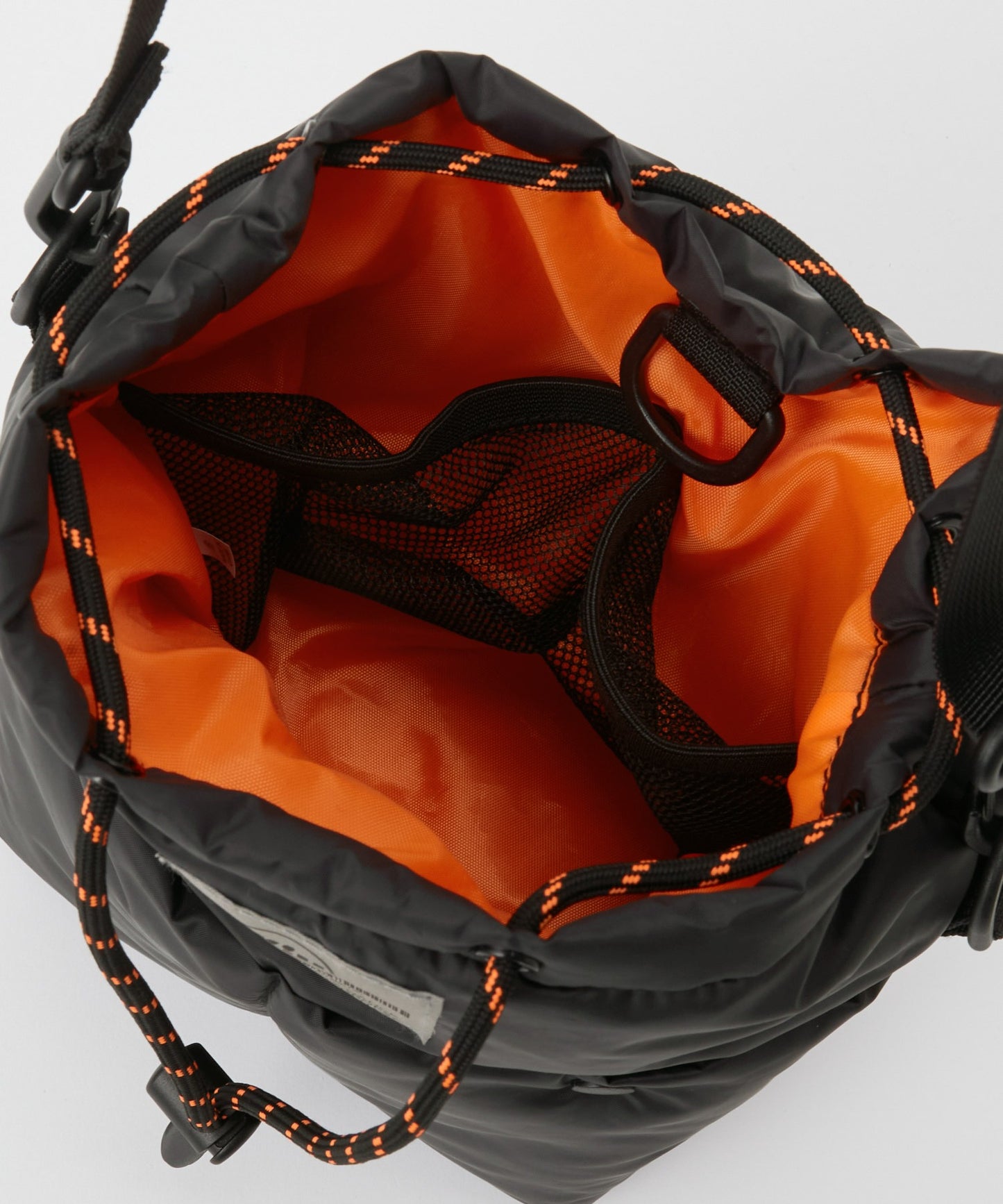 KiU 2WAY water repellent mini shoulder bag 防水抽繩斜背小包