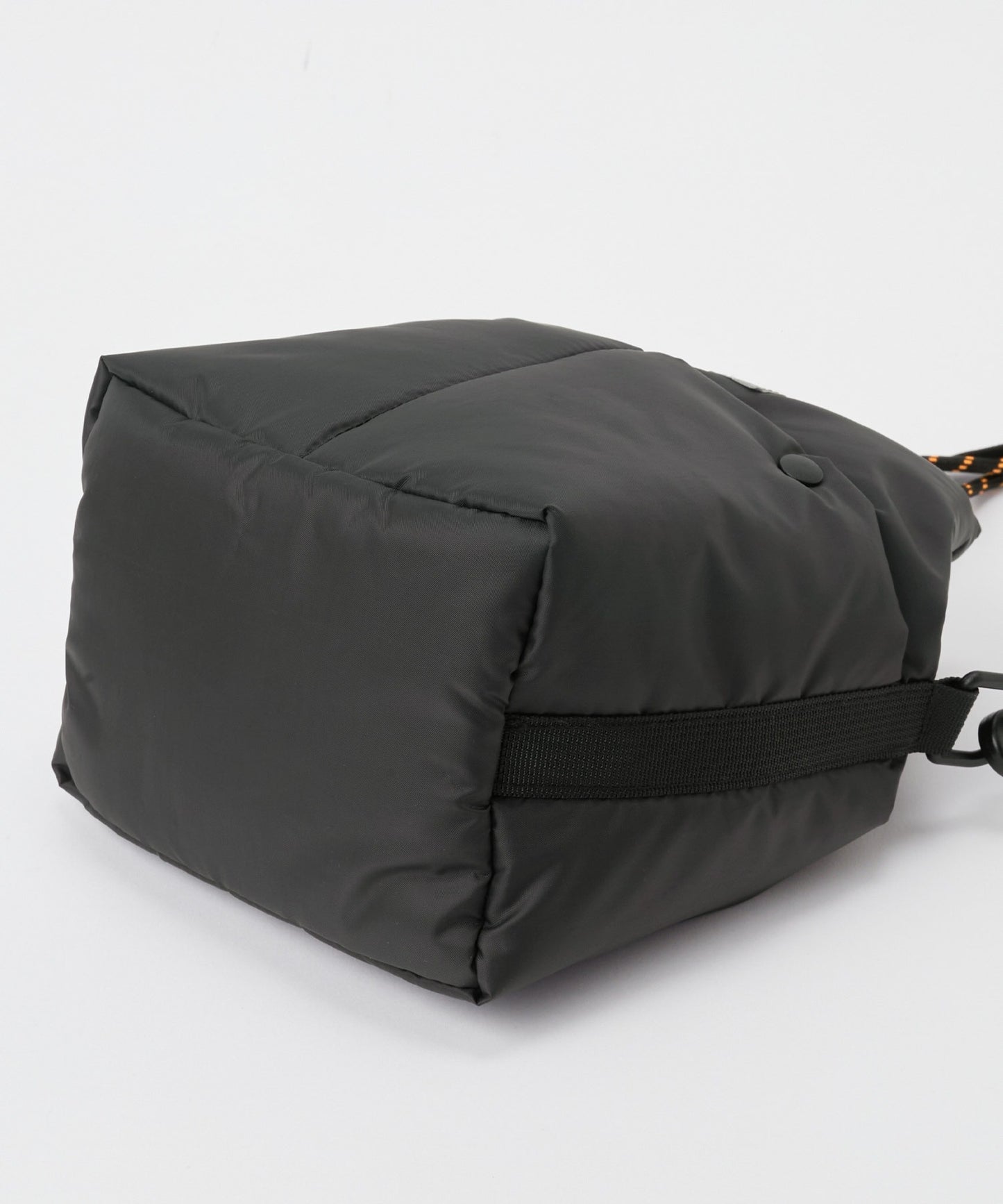 KiU 2WAY water repellent mini shoulder bag 防水抽繩斜背小包