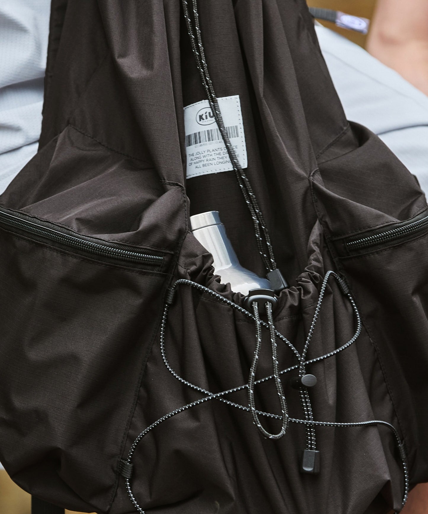 KiU water repellent drawstring shirring backpack 防水抽繩後背包