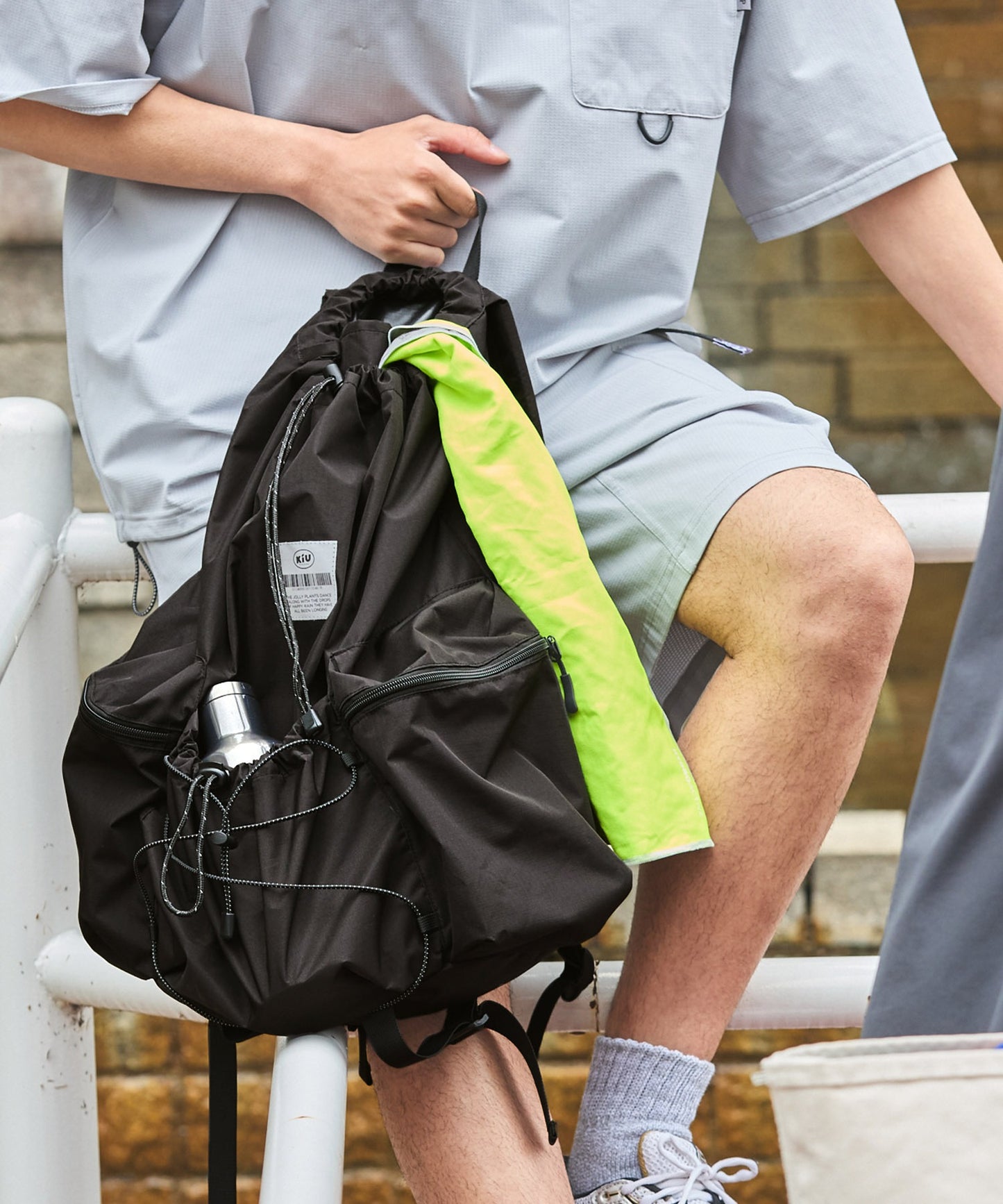 KiU water repellent drawstring shirring backpack 防水抽繩後背包
