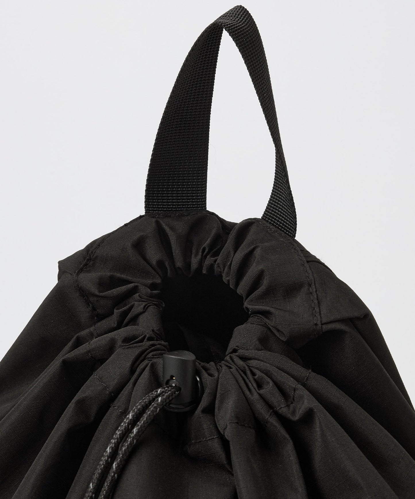 KiU water repellent drawstring shirring backpack 防水抽繩後背包