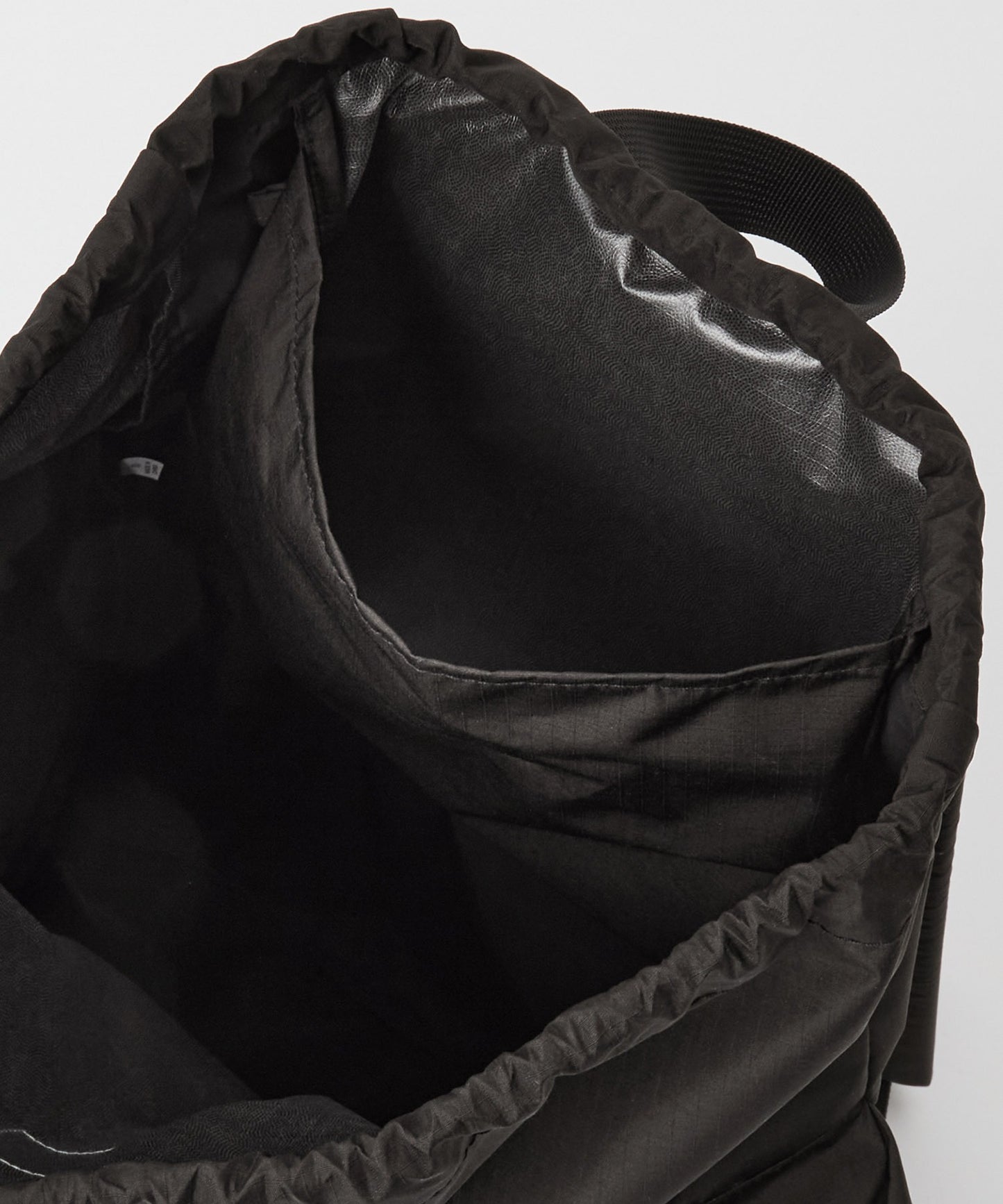KiU water repellent drawstring shirring backpack 防水抽繩後背包