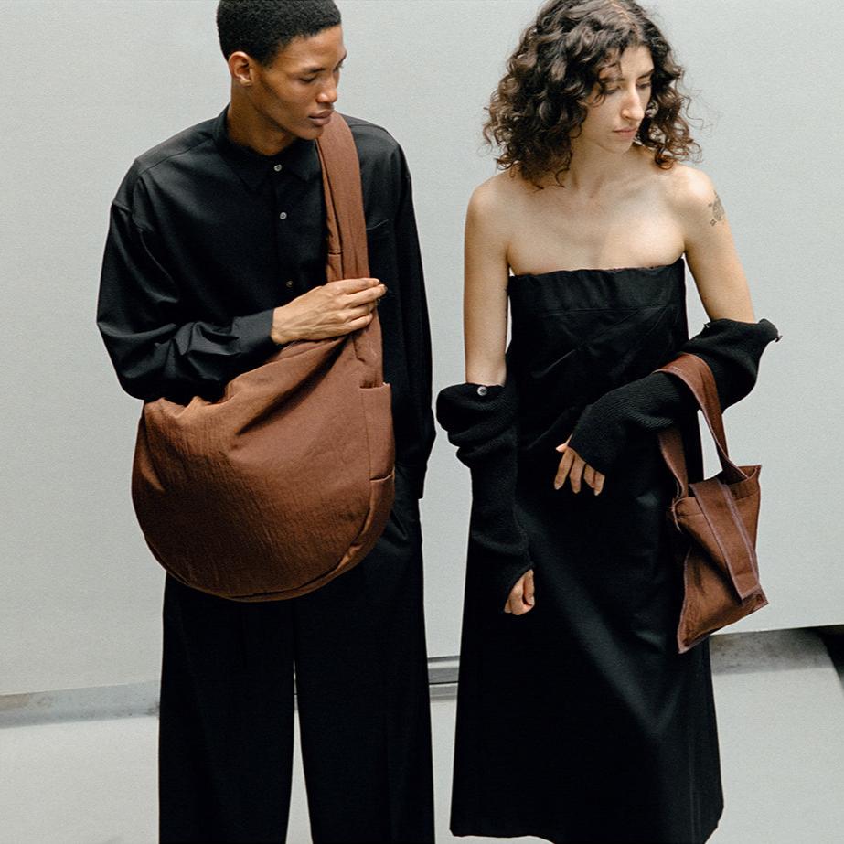 ITTI ANNIE PUFFER BIG MOON BAG / CERATO BRIGHT 絨感大月亮包