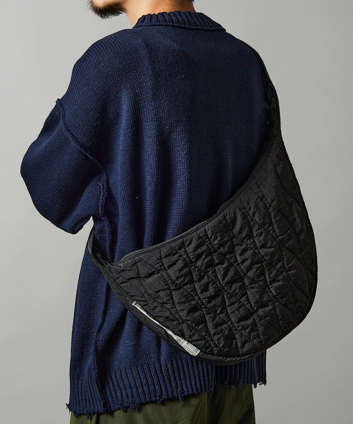 WEEKEND(ER)×FREAK'S STORE 獨家設計半月絎縫斜背包