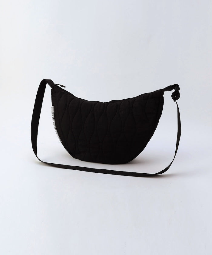 WEEKEND(ER)×FREAK'S STORE 獨家設計半月絎縫斜背包