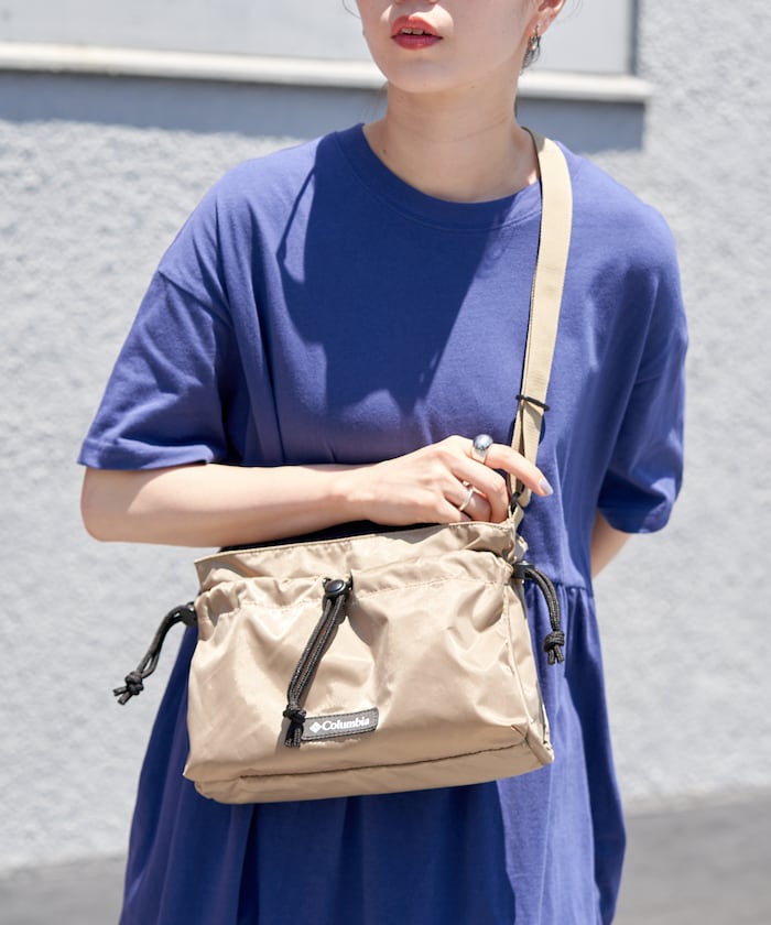 Columbia JUMP CREEK 斜背束口包