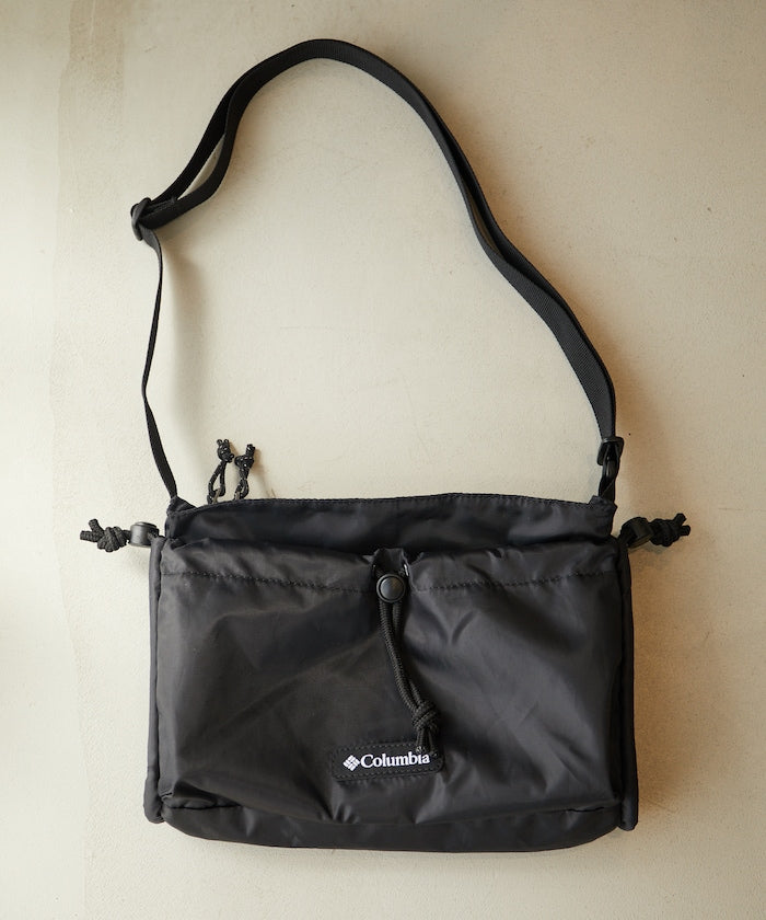 Columbia JUMP CREEK 斜背束口包