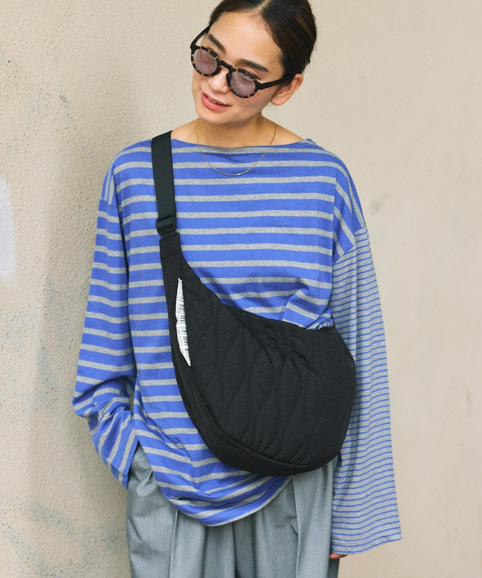 WEEKEND(ER)×FREAK'S STORE 獨家設計半月絎縫斜背包