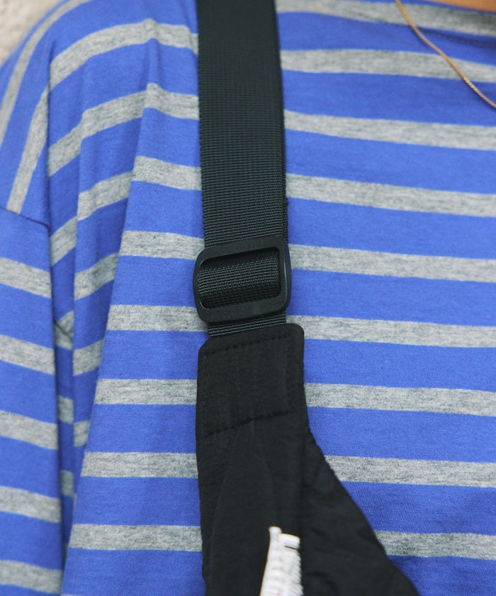 WEEKEND(ER)×FREAK'S STORE 獨家設計半月絎縫斜背包