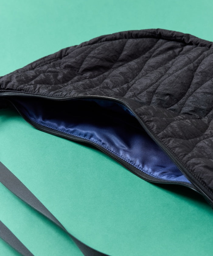 WEEKEND(ER)×FREAK'S STORE 獨家設計半月絎縫斜背包