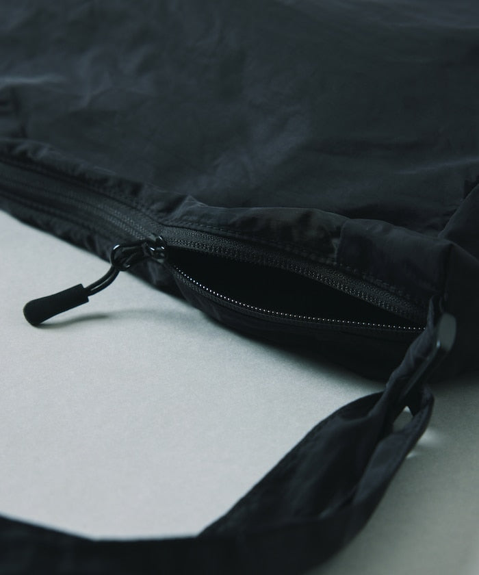 POLeR PACKABLE SHOULDER BAG 獨家設計可折疊收納肩背包